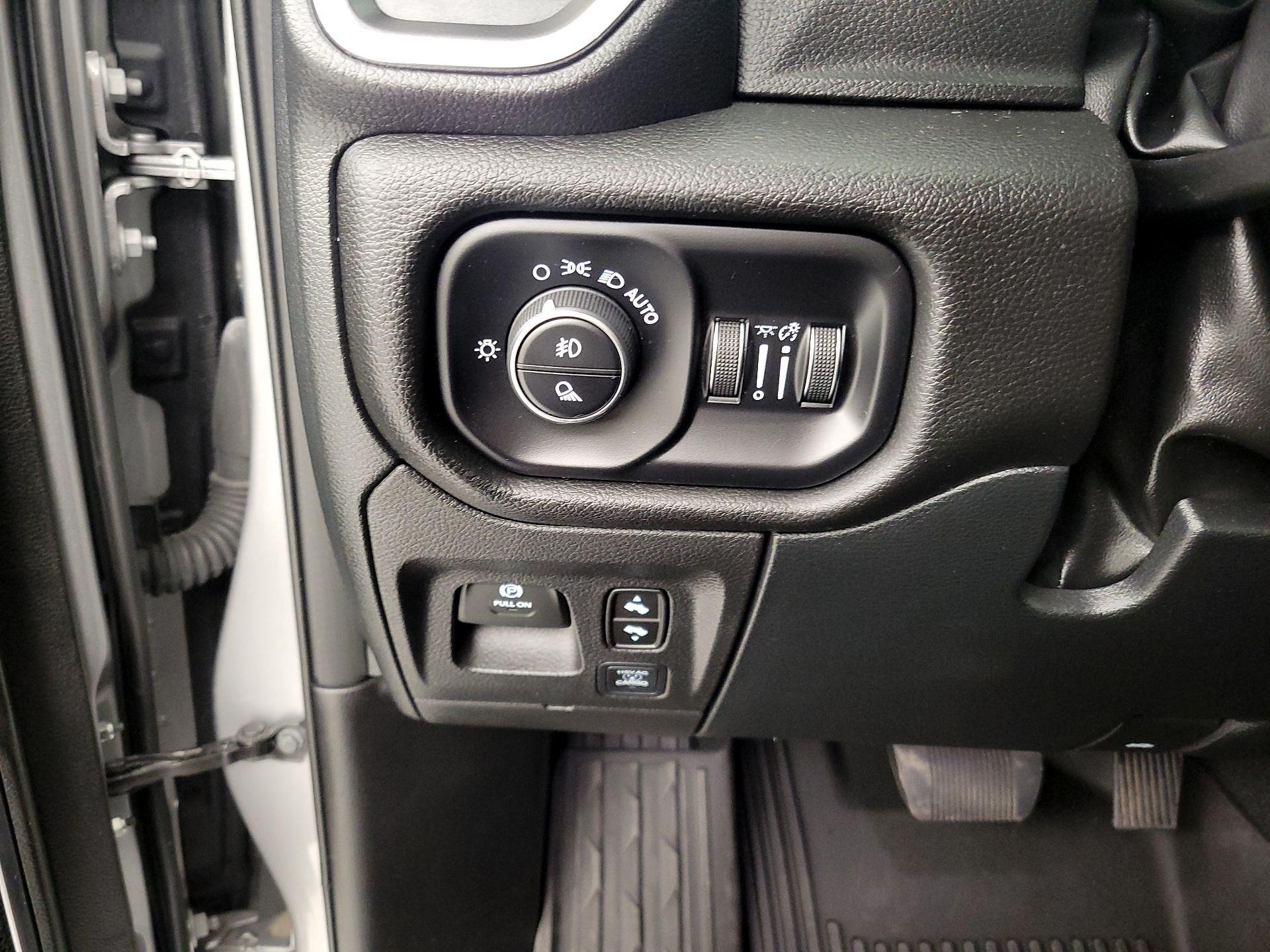 Thumbnail: 2025 RAM 1500 - 13