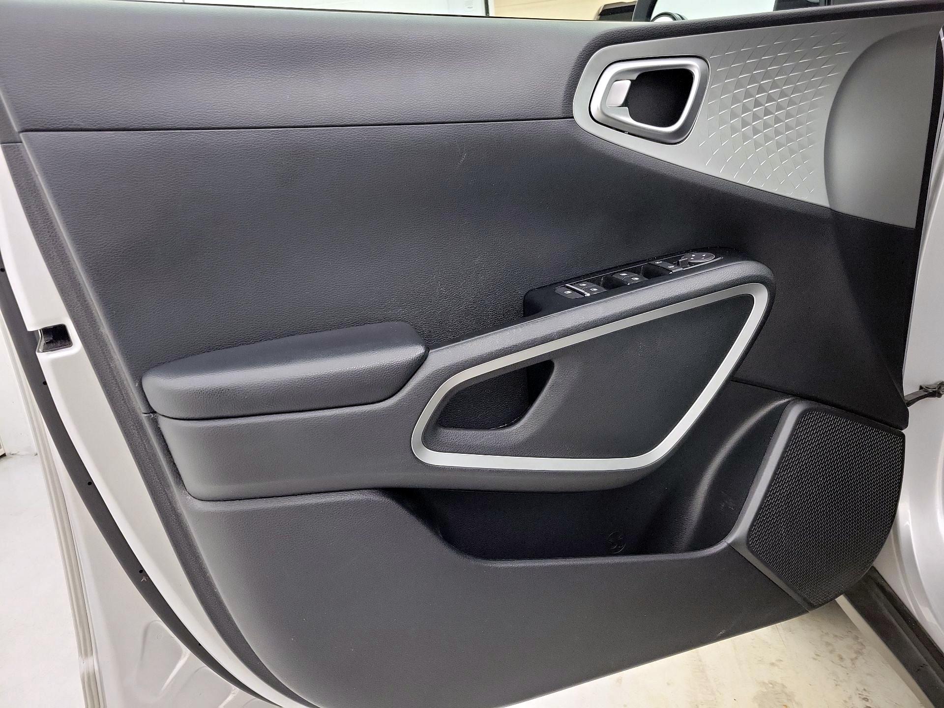 Thumbnail: 2020 Kia Soul - 12
