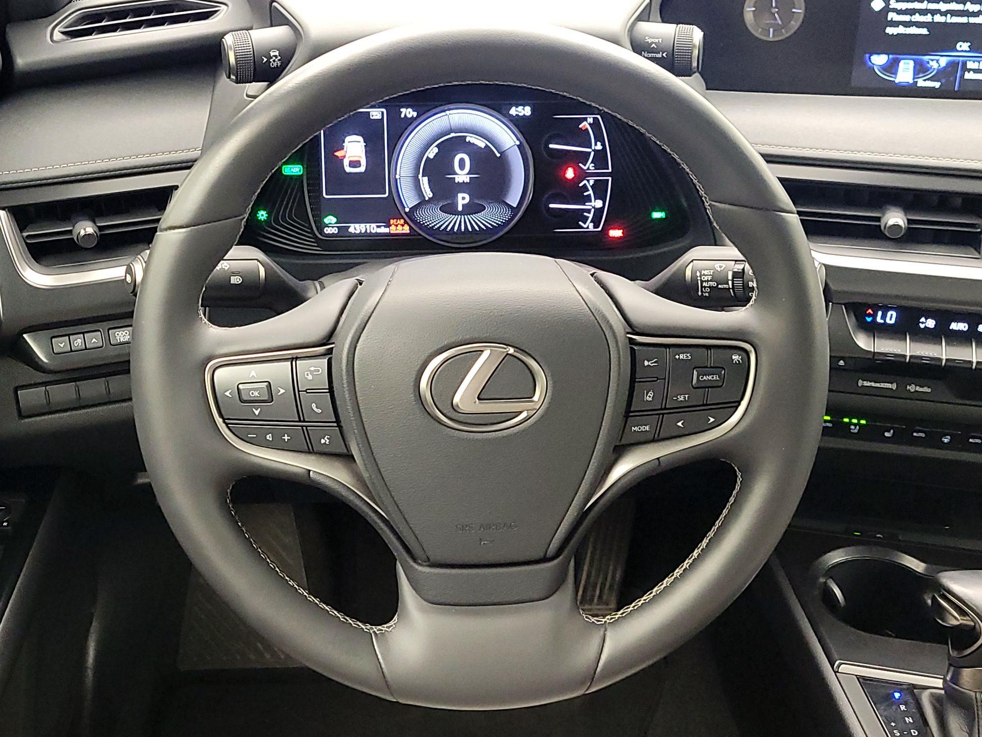 Thumbnail: 2021 Lexus UX - 10