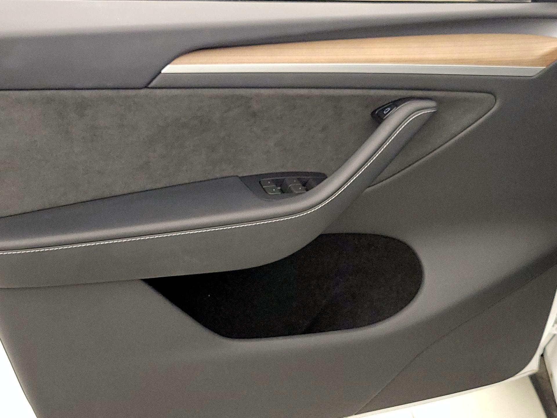 Thumbnail: 2024 Tesla Model Y - 12