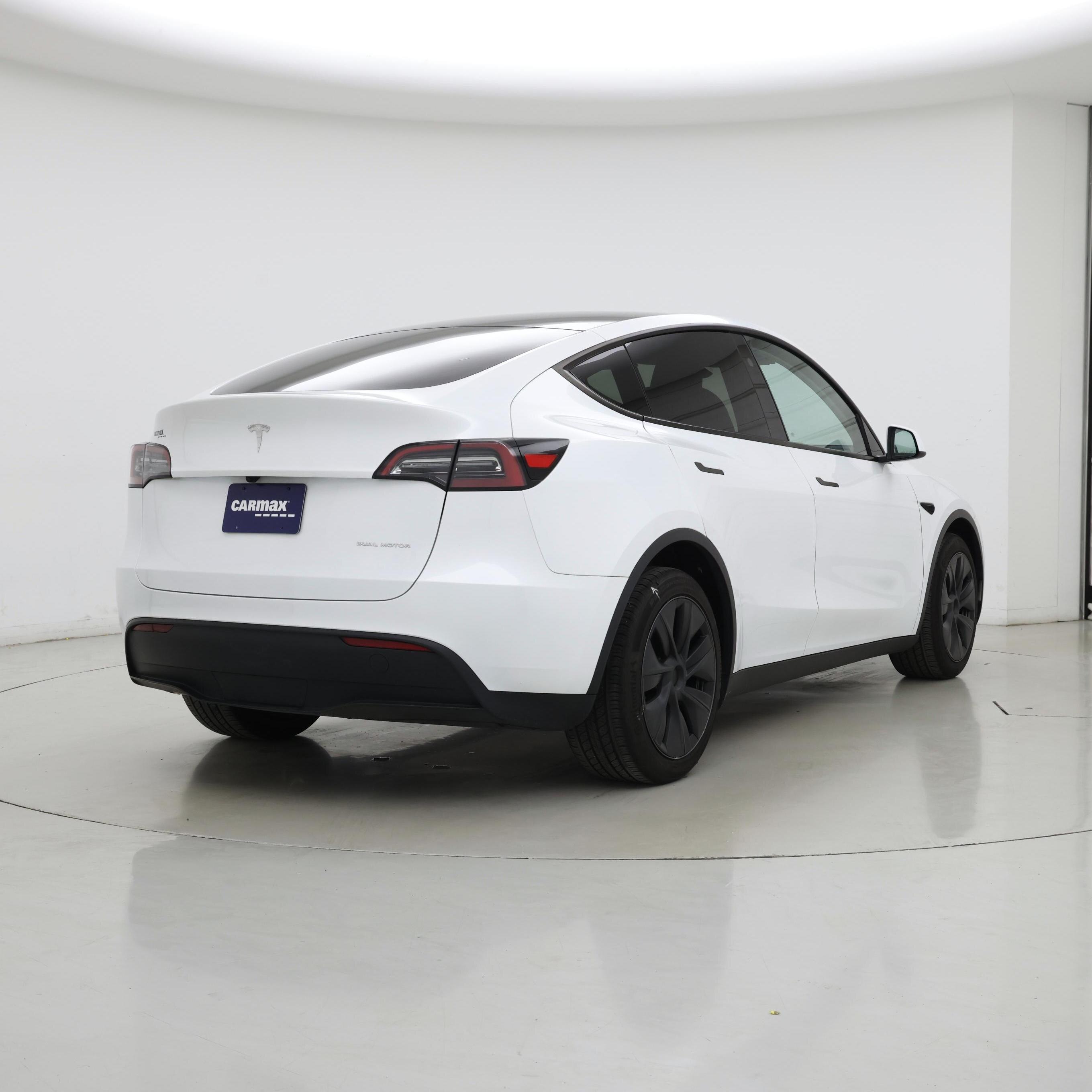 Thumbnail: 2024 Tesla Model Y - 8
