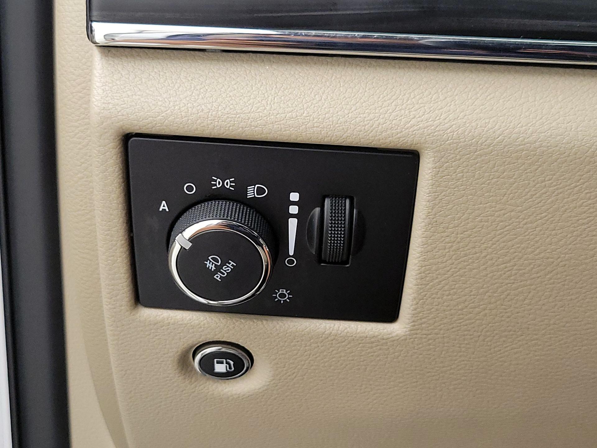 Thumbnail: 2019 Jeep Grand Cherokee - 13