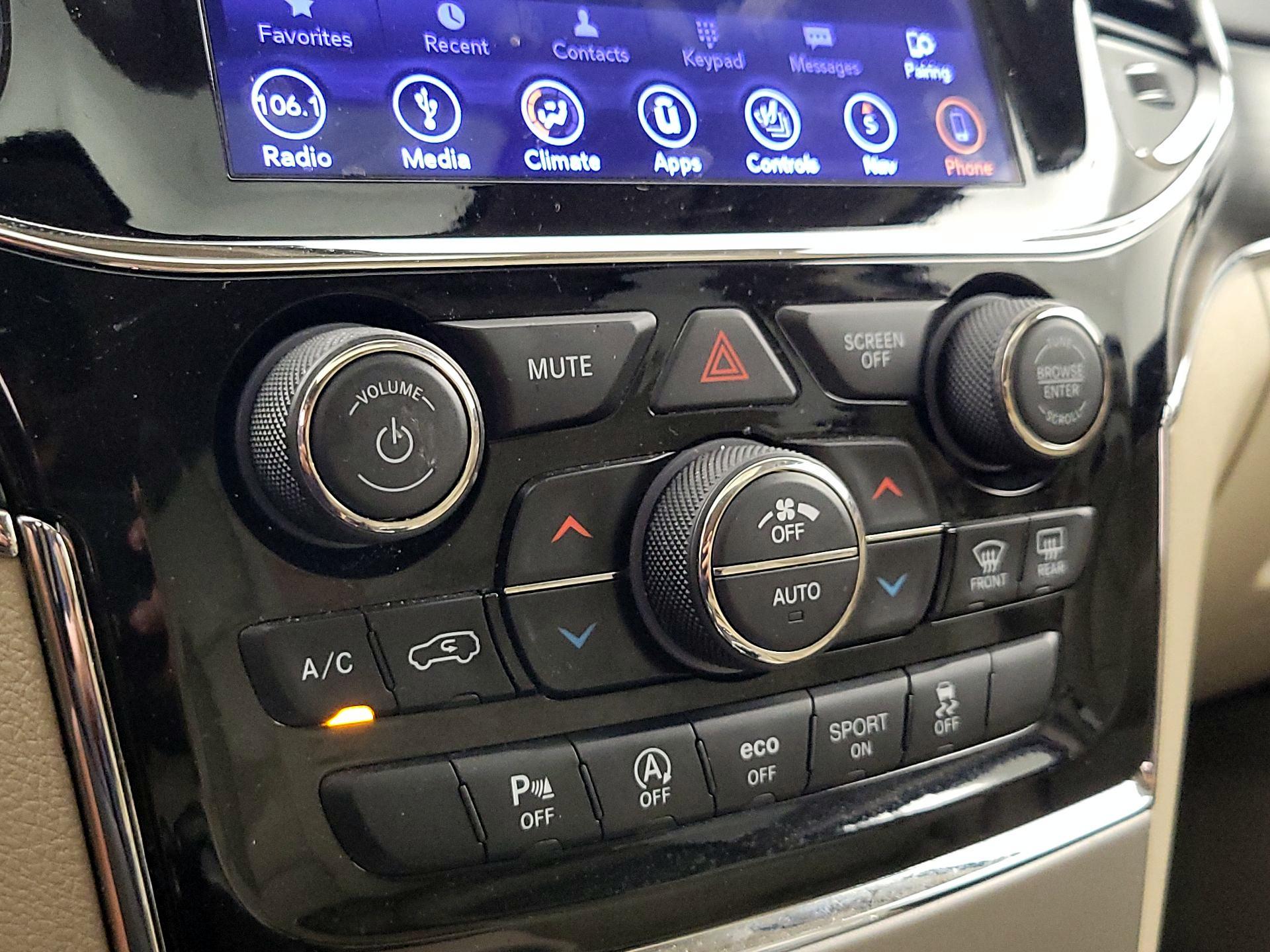 Thumbnail: 2019 Jeep Grand Cherokee - 17