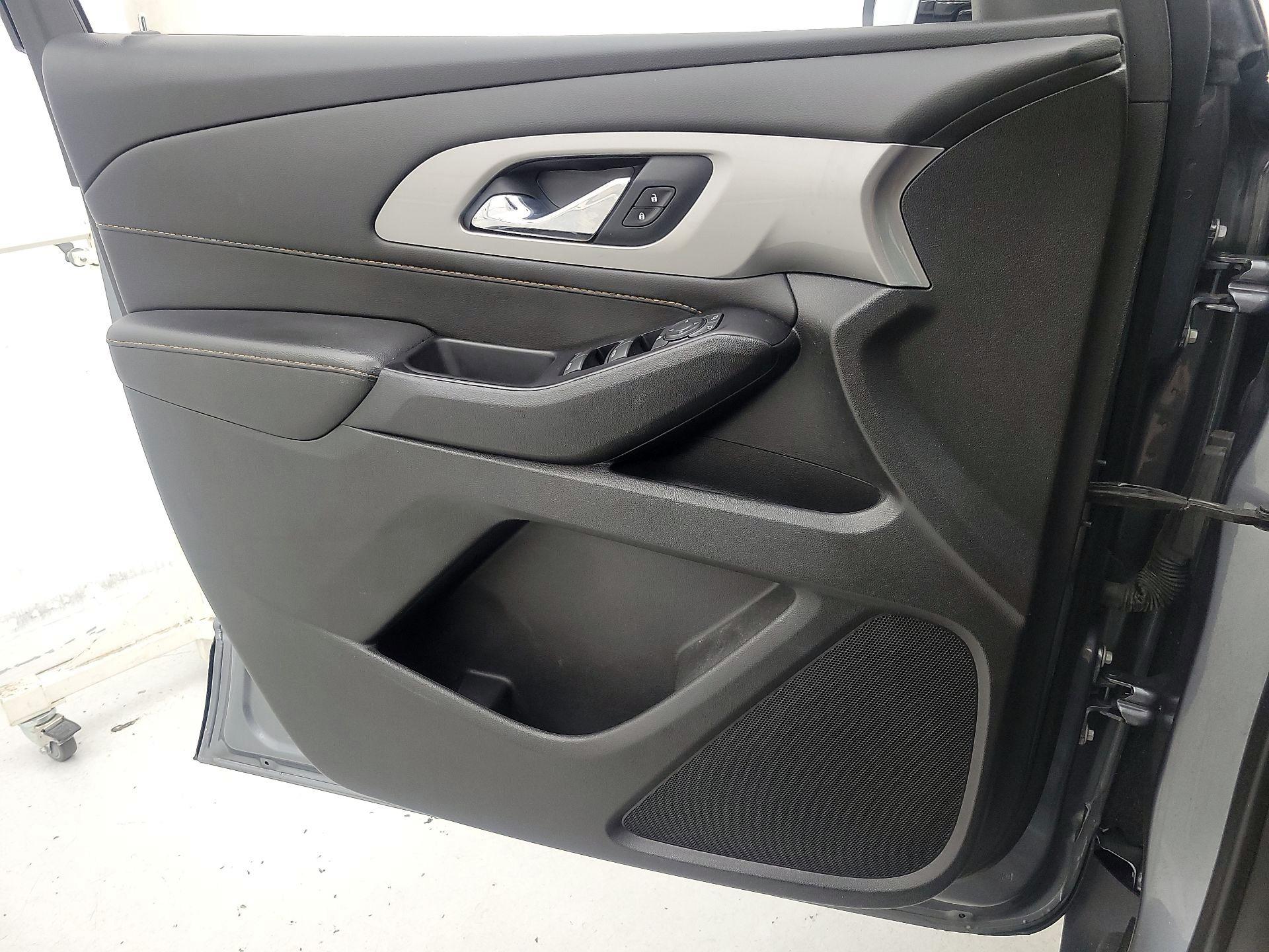 Thumbnail: 2020 Chevrolet Traverse - 12