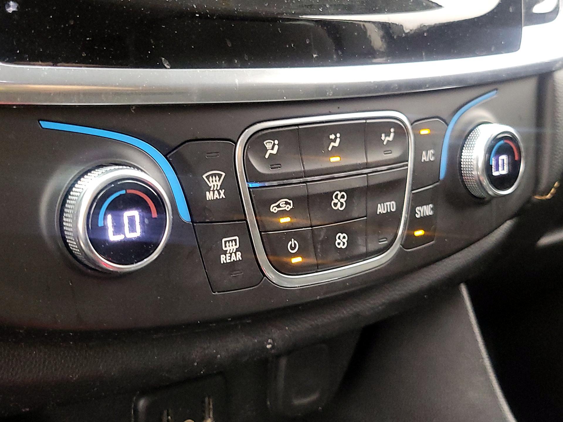 Thumbnail: 2020 Chevrolet Traverse - 16