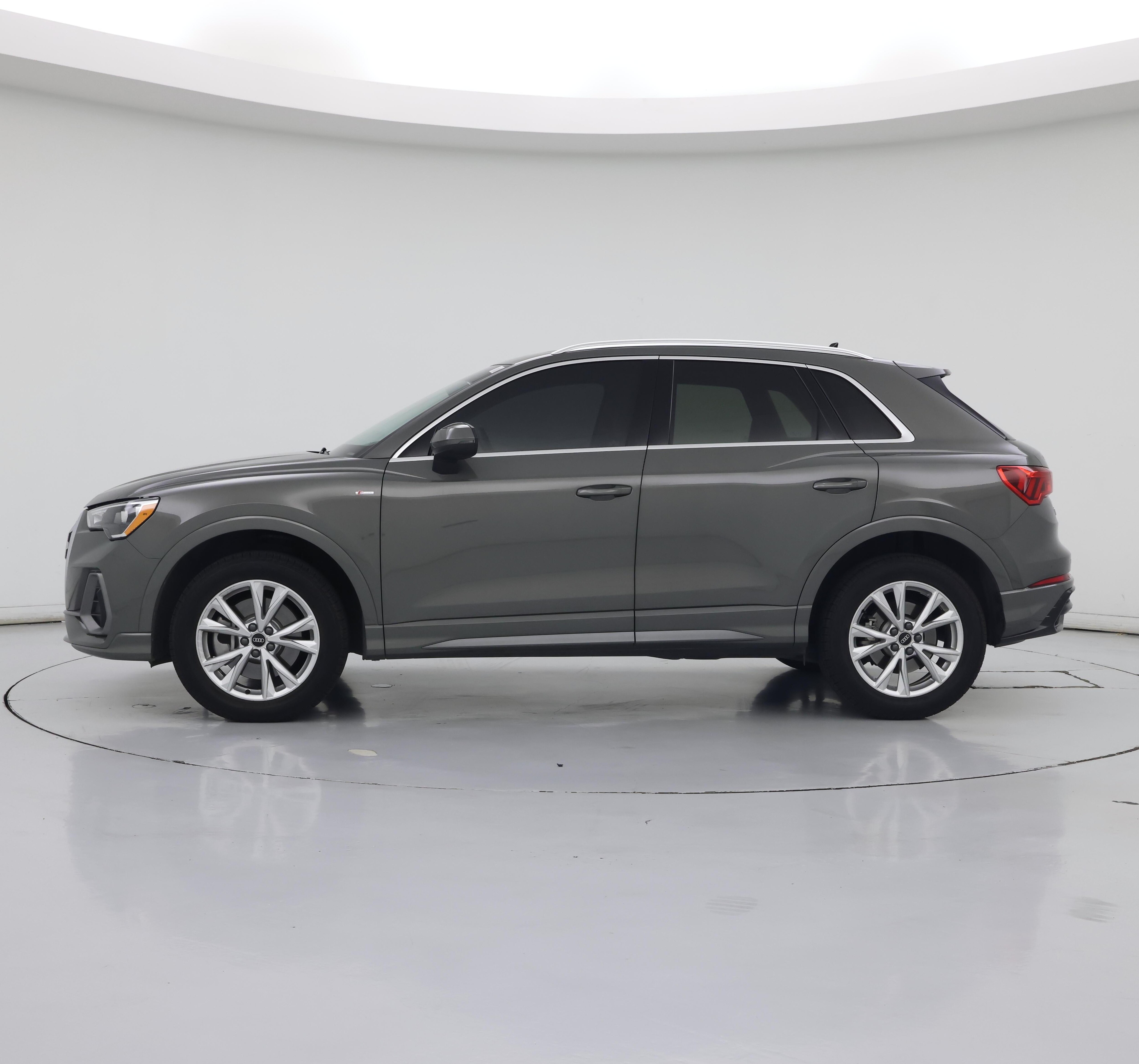 Thumbnail: 2022 Audi Q3 - 3