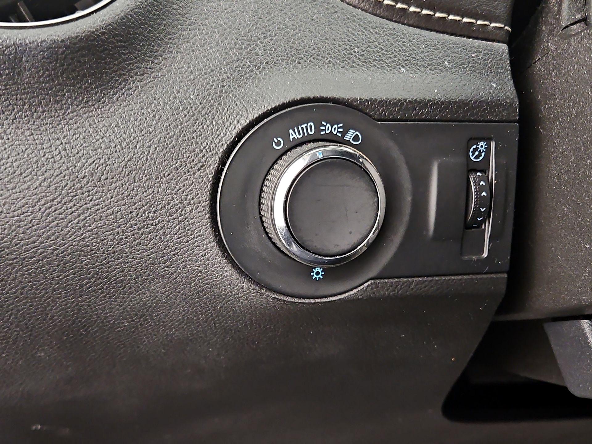 Thumbnail: 2014 Chevrolet Camaro - 13