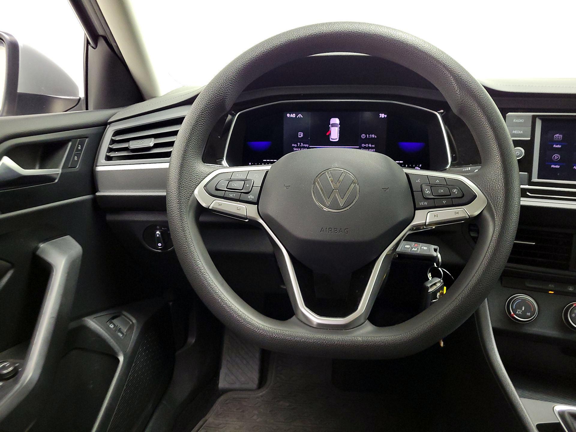 Thumbnail: 2022 Volkswagen Jetta - 10