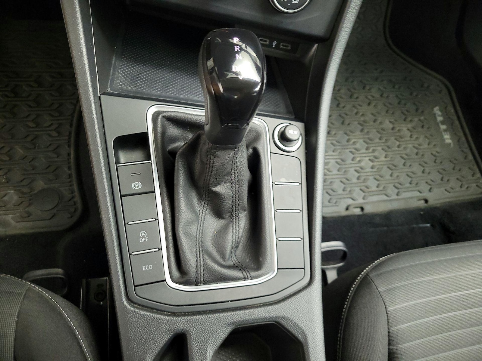 2022 Volkswagen Jetta S - Photo 19