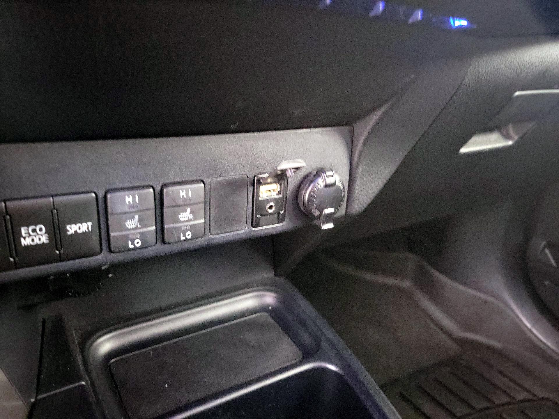 Thumbnail: 2016 Toyota RAV4 - 16