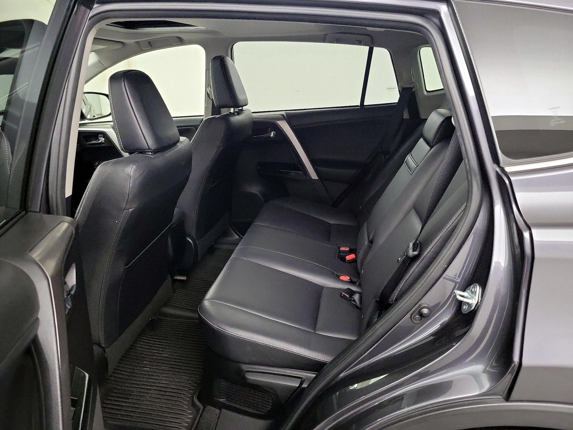 Thumbnail: 2016 Toyota RAV4 - 18