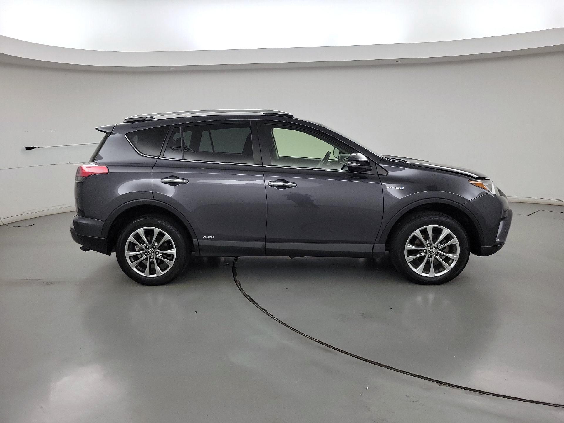 Thumbnail: 2016 Toyota RAV4 - 4