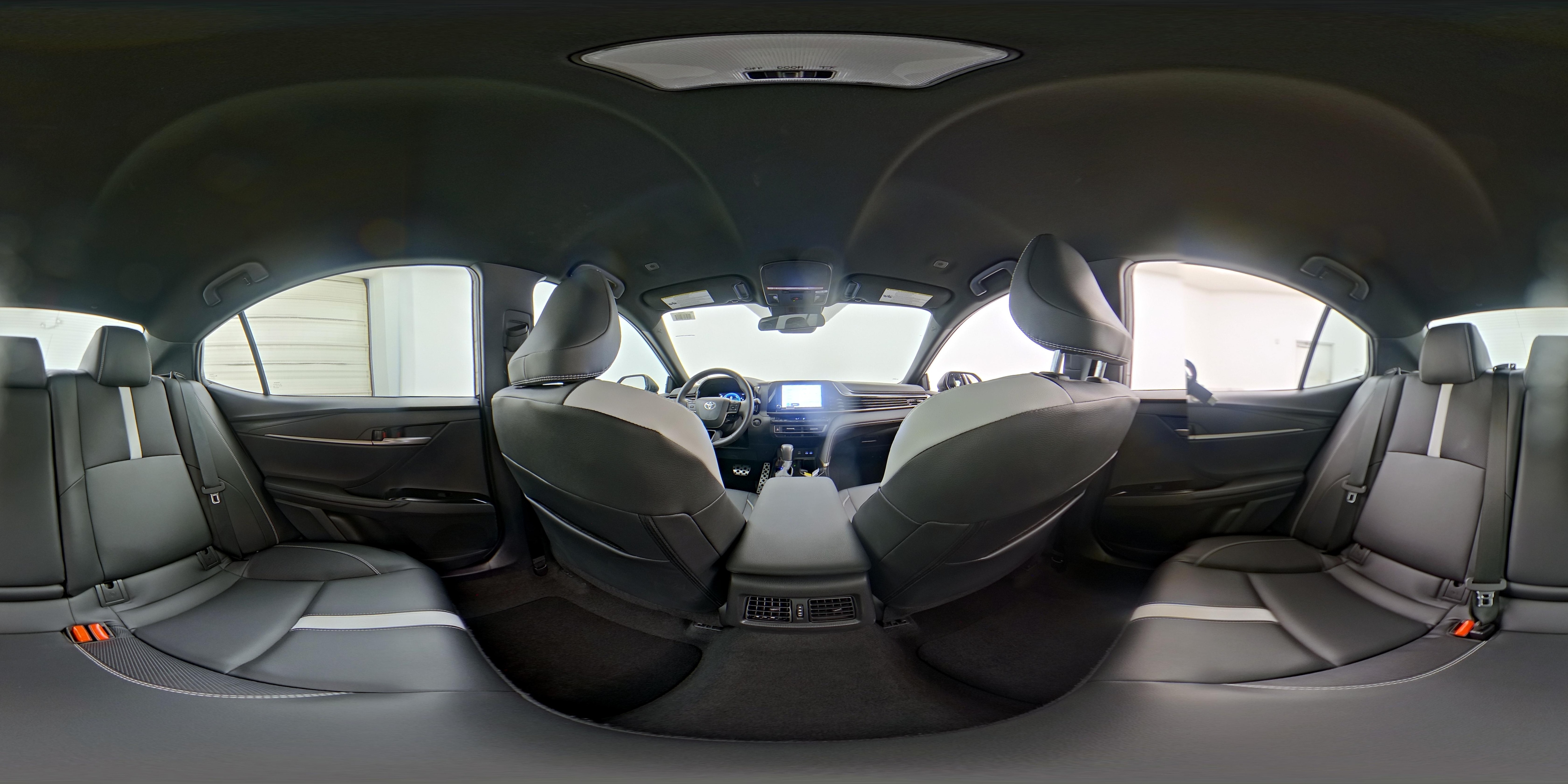 2025 Toyota Camry SE - Photo 25