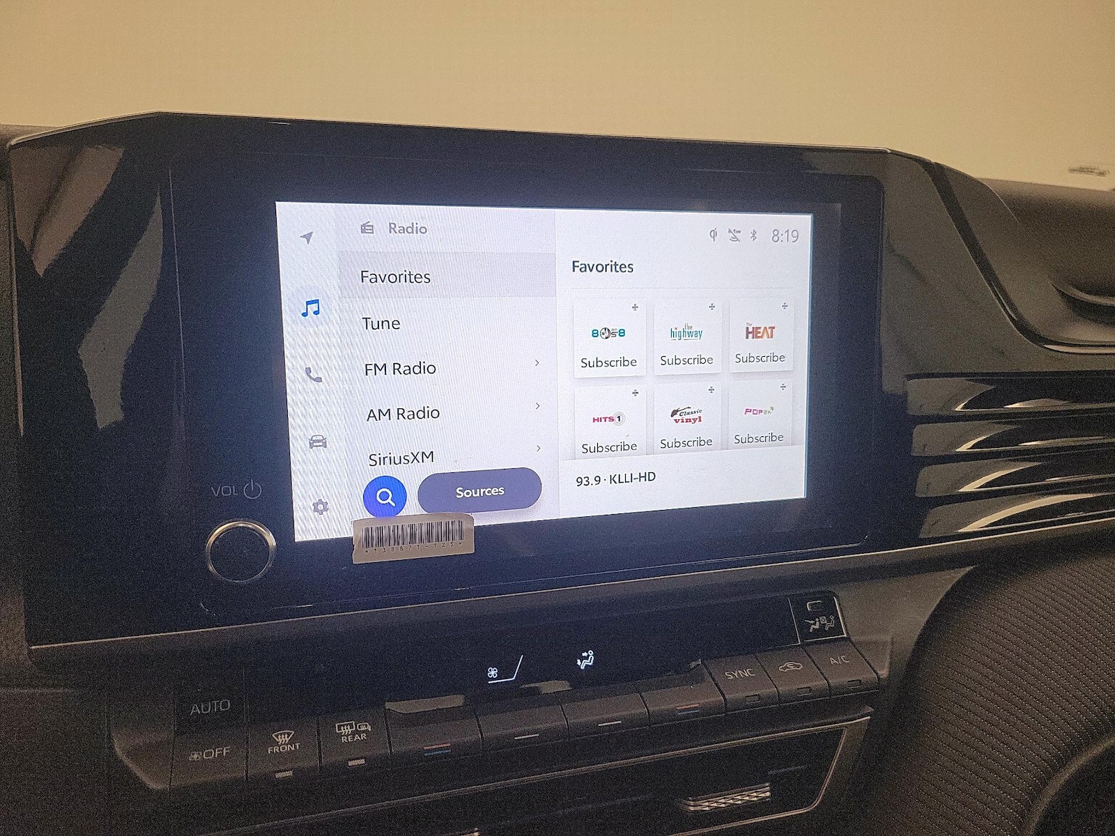 2025 Toyota Camry SE - Photo 16
