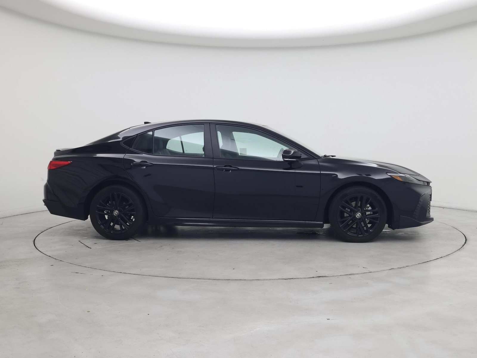 2025 Toyota Camry SE - Photo 8