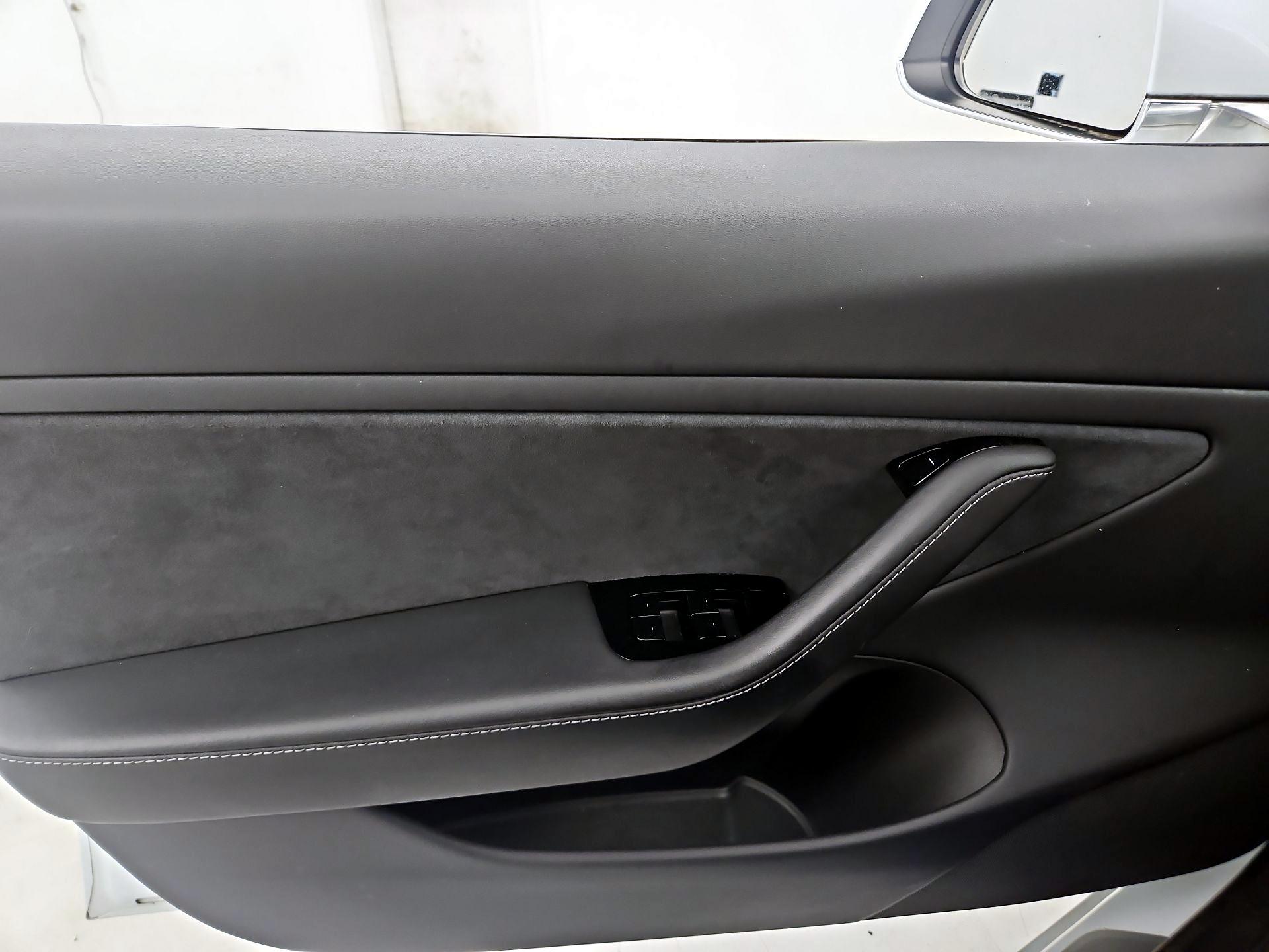 Thumbnail: 2020 Tesla Model 3 - 12