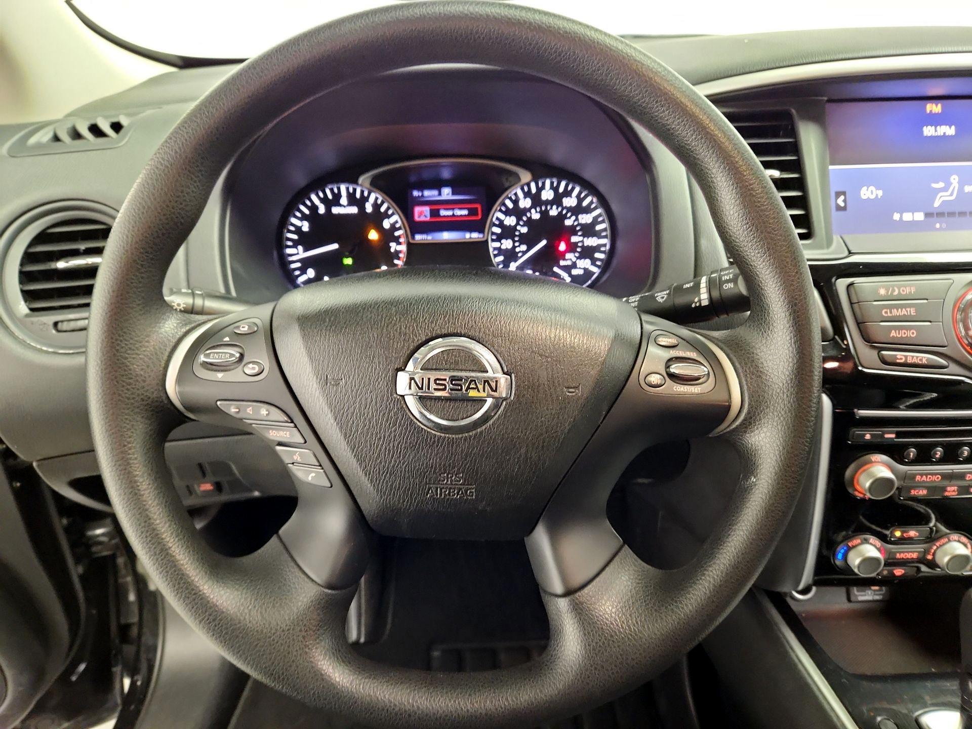 Thumbnail: 2020 Nissan Pathfinder - 10