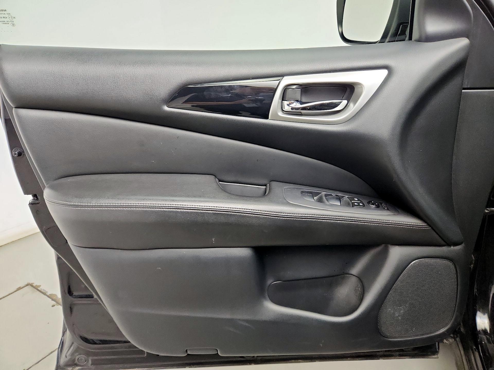 Thumbnail: 2020 Nissan Pathfinder - 12