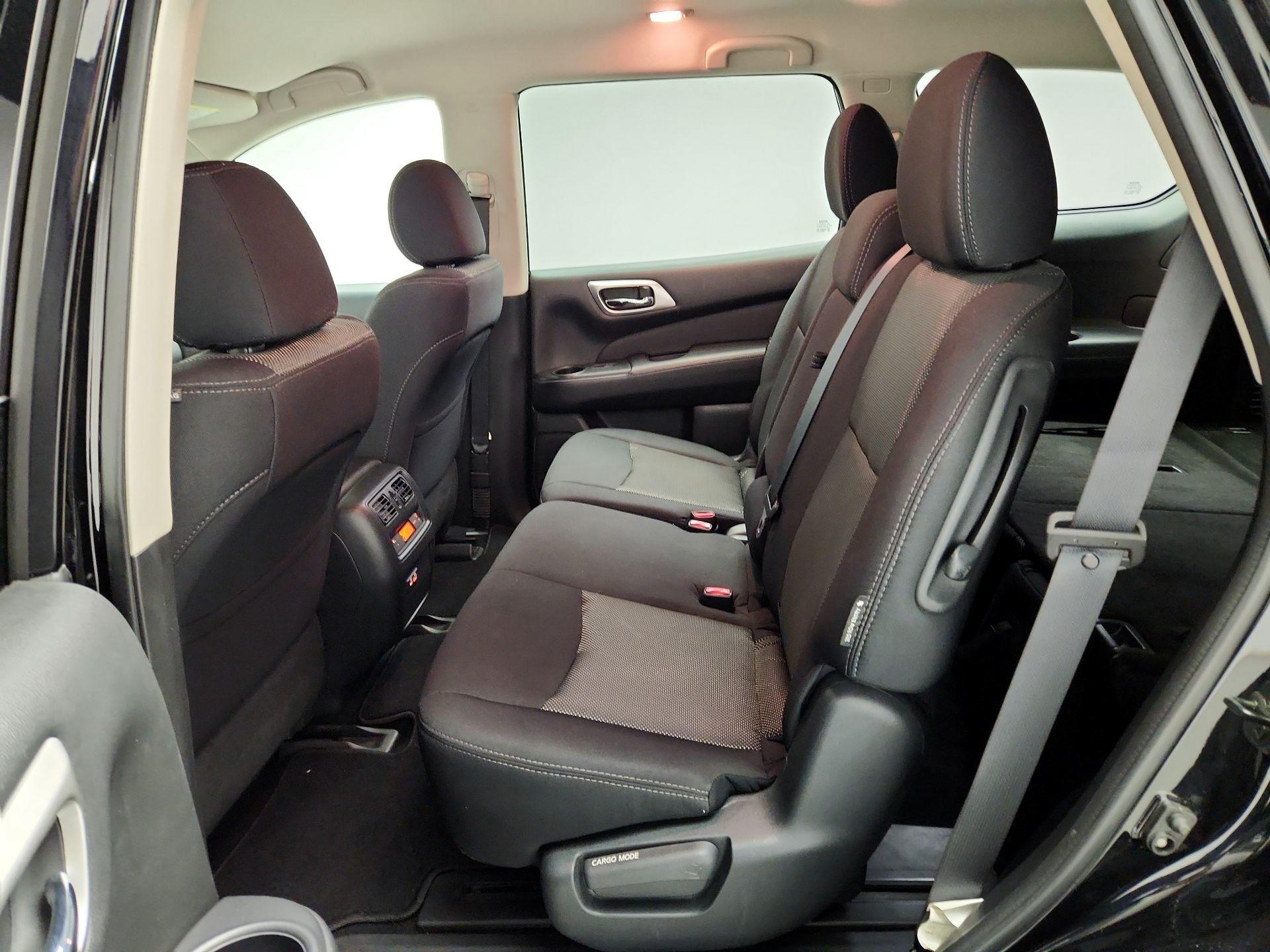 Thumbnail: 2020 Nissan Pathfinder - 19