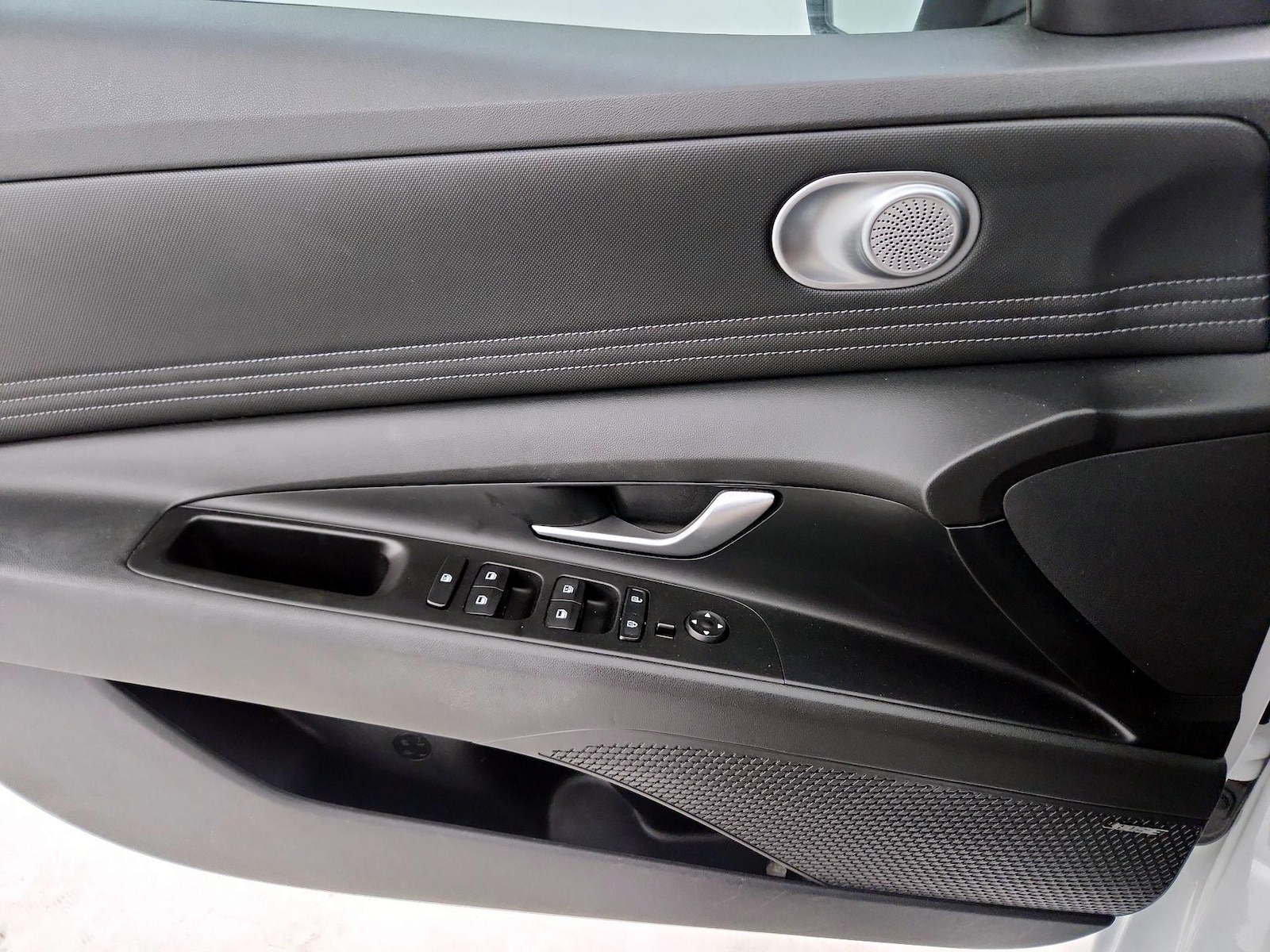 2021 Hyundai Elantra Limited - Photo 13