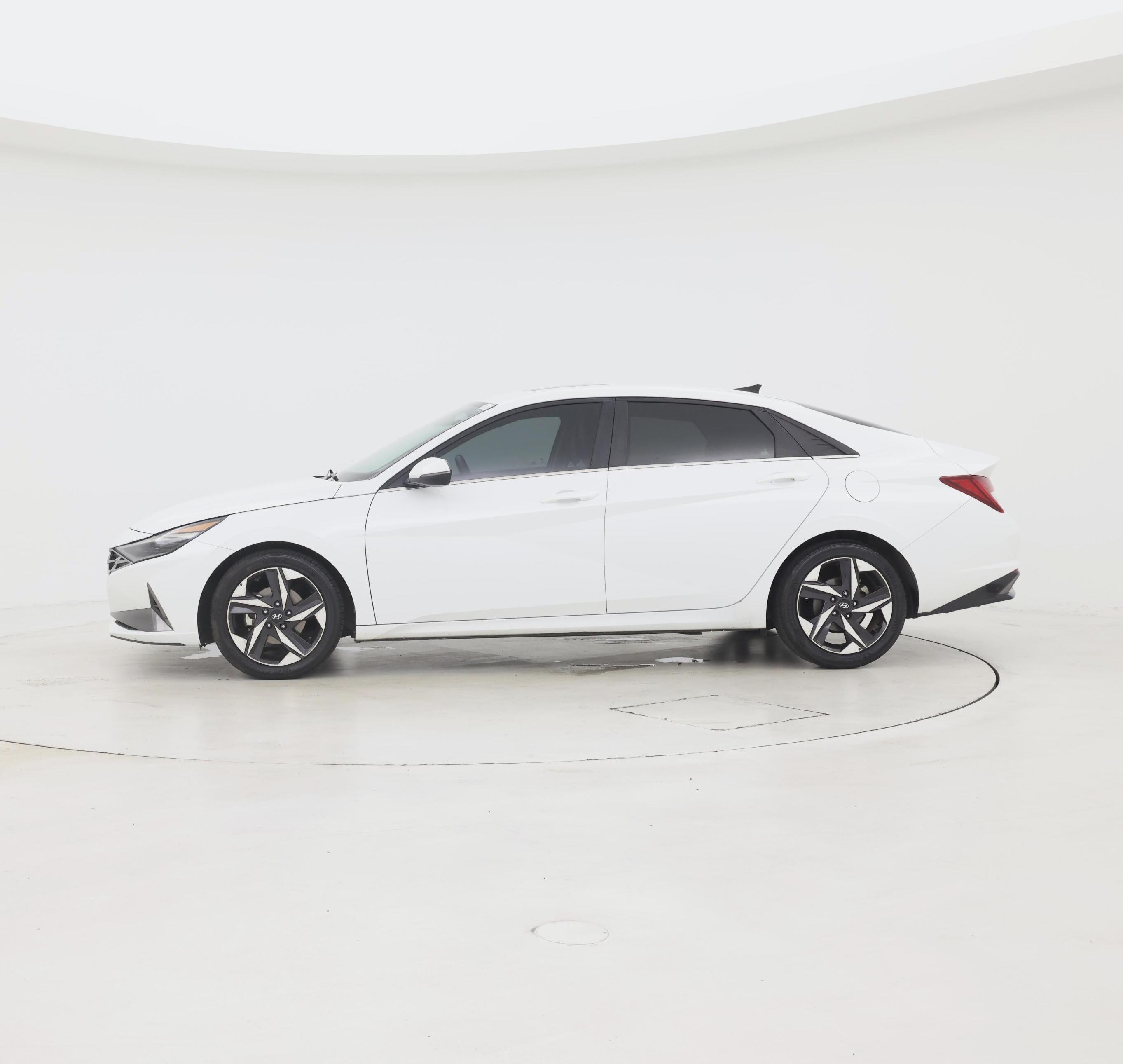 Thumbnail: 2021 Hyundai Elantra - 3