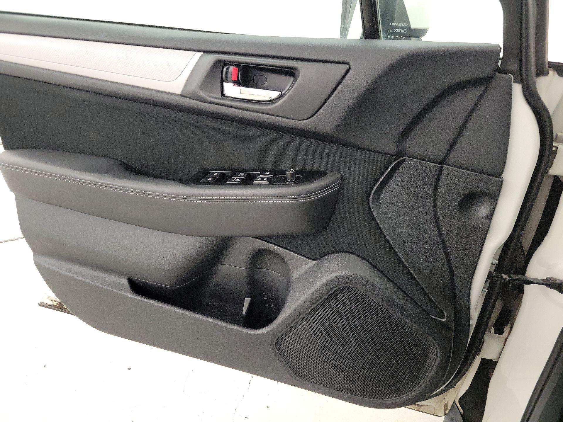 Thumbnail: 2015 Subaru Outback - 12