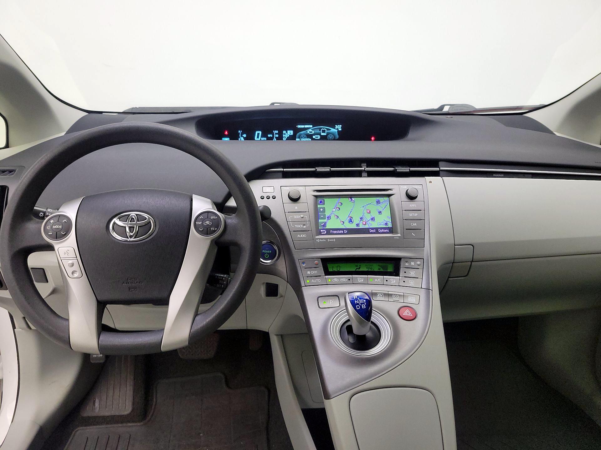 Thumbnail: 2014 Toyota Prius - 9