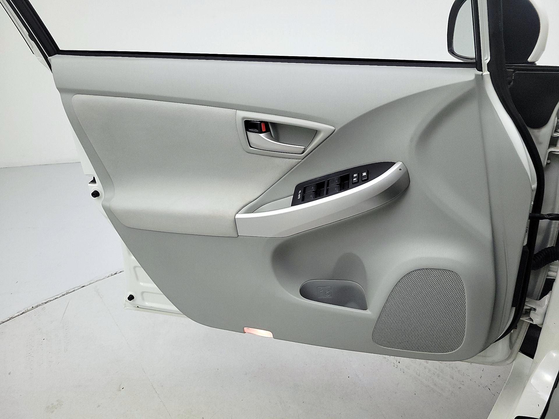 Thumbnail: 2014 Toyota Prius - 12