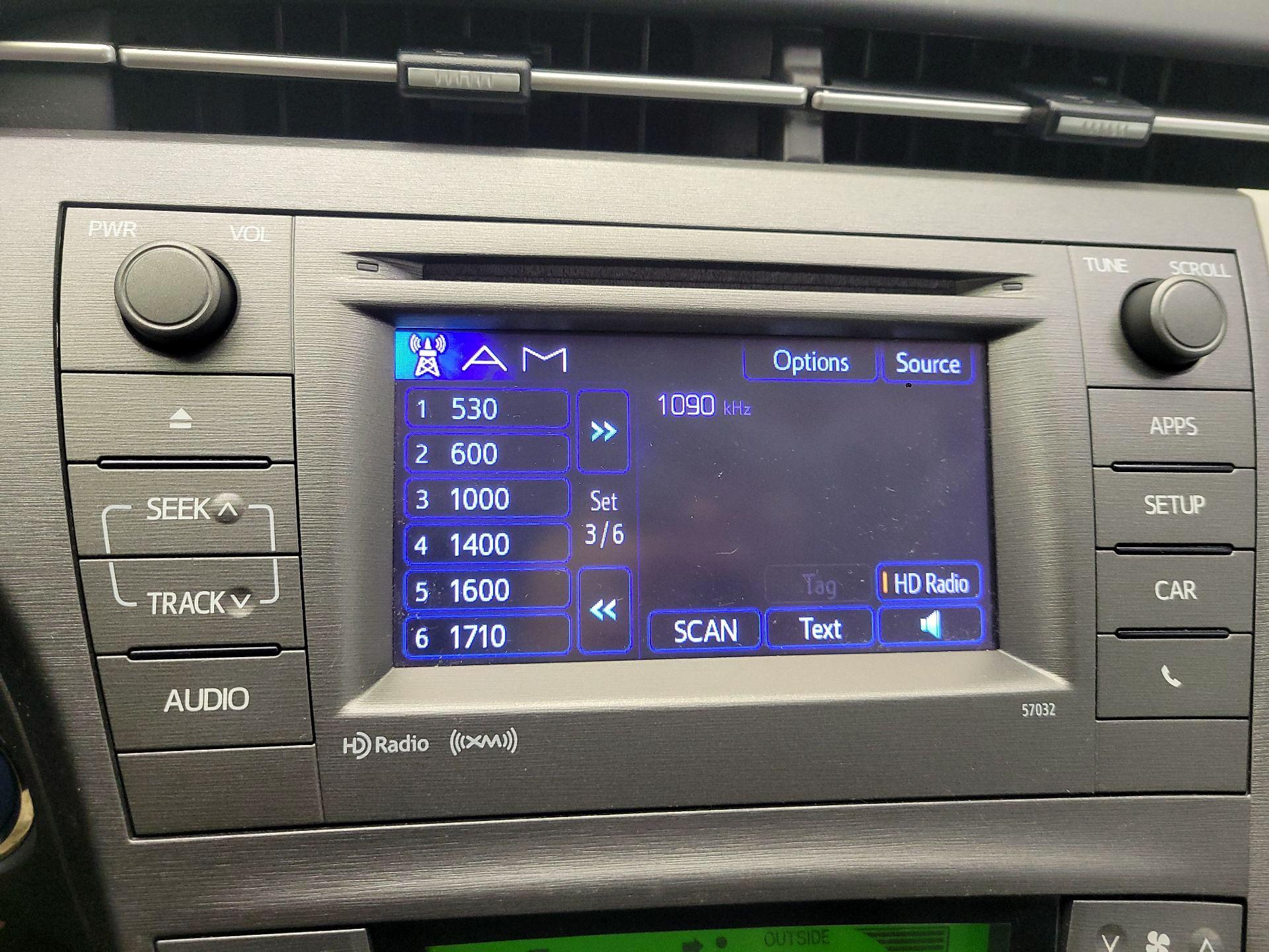 Thumbnail: 2014 Toyota Prius - 16