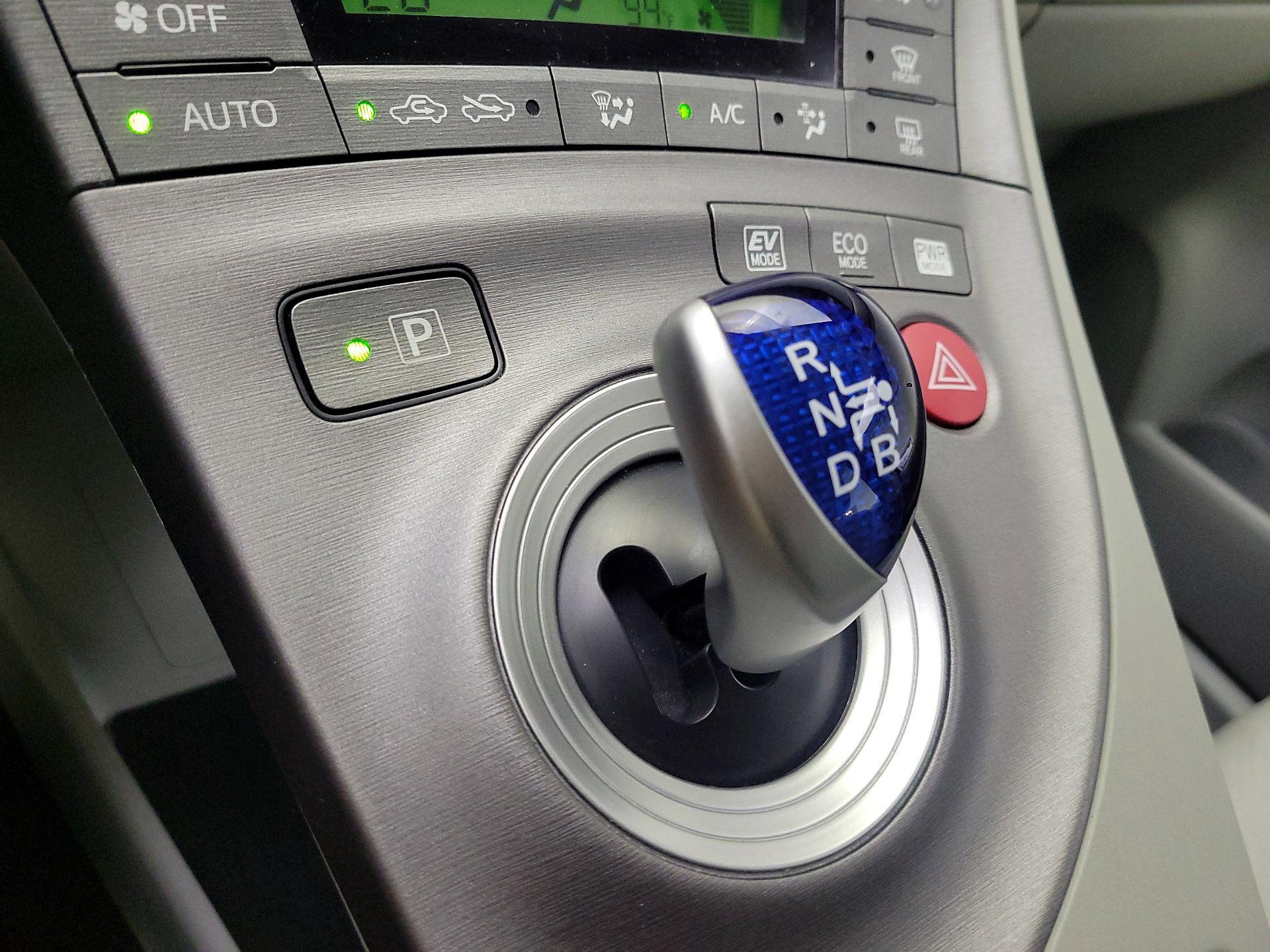Thumbnail: 2014 Toyota Prius - 18