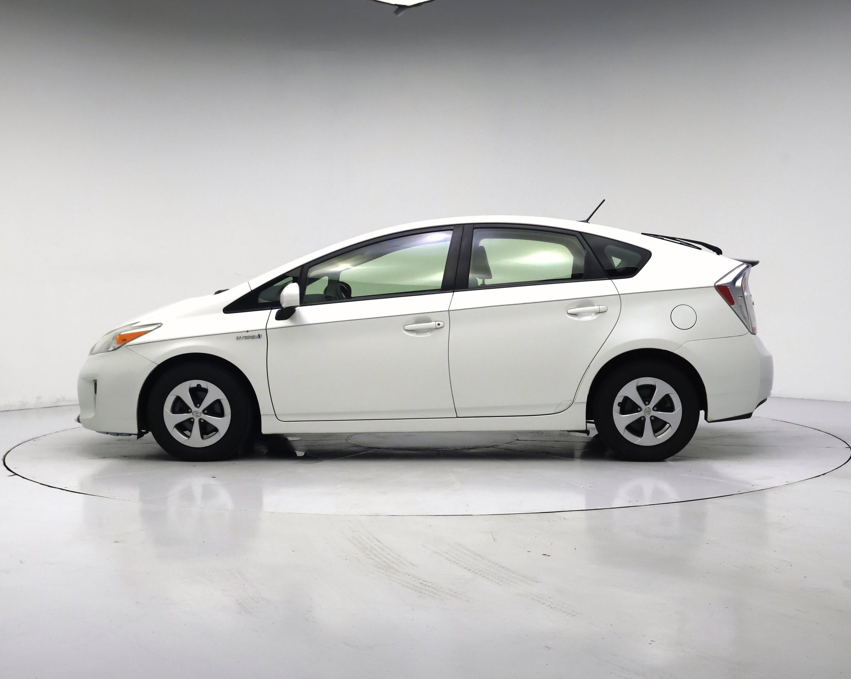 Thumbnail: 2014 Toyota Prius - 3