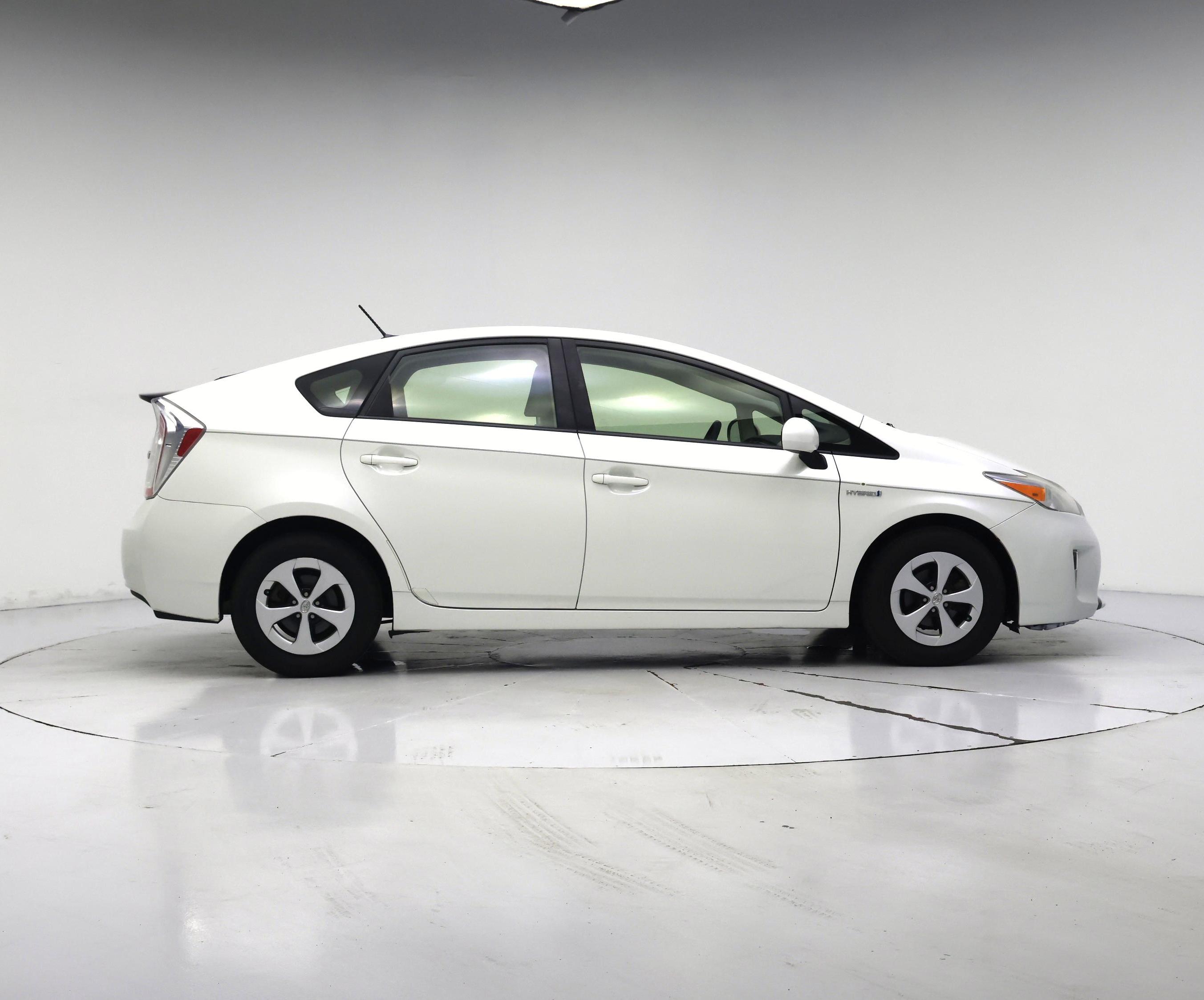 Thumbnail: 2014 Toyota Prius - 7