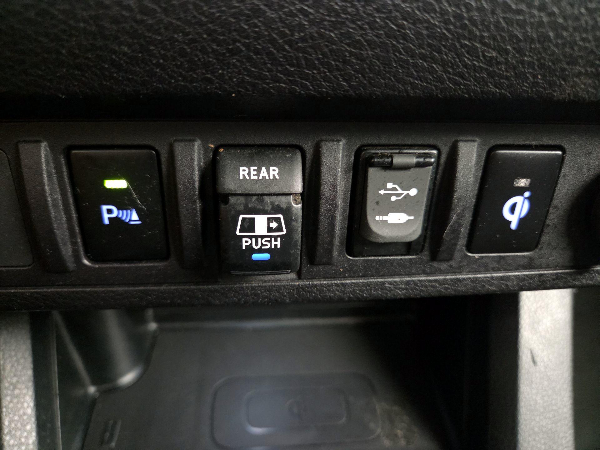 Thumbnail: 2019 Toyota Tacoma - 18
