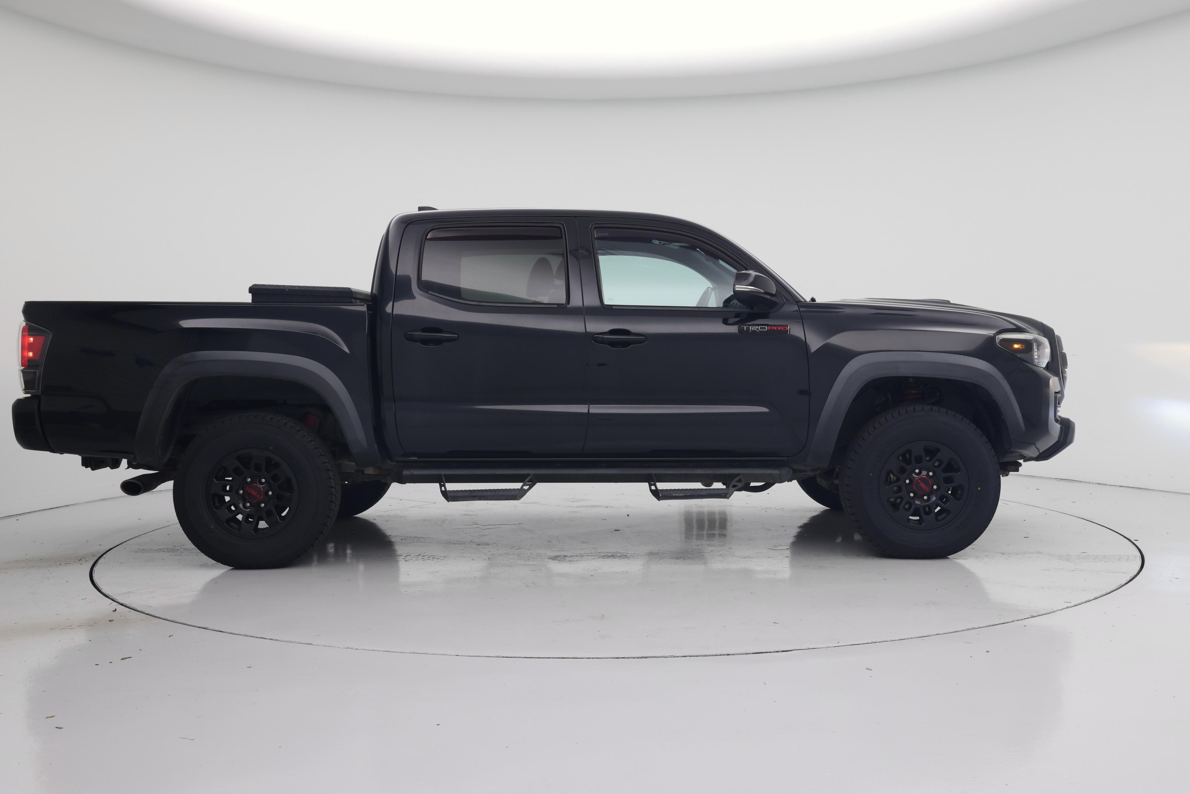 Thumbnail: 2019 Toyota Tacoma - 7