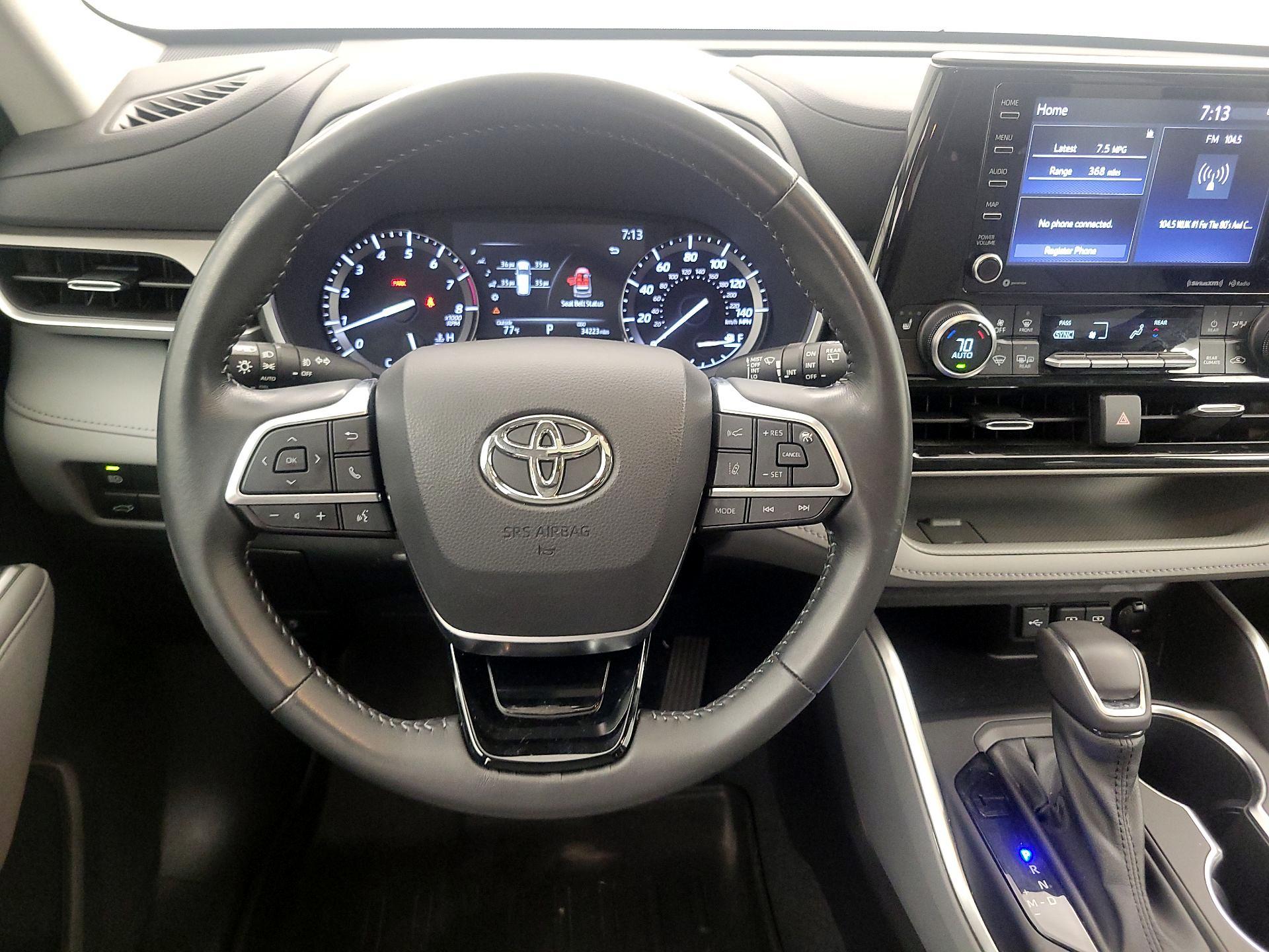 Thumbnail: 2021 Toyota Highlander - 10