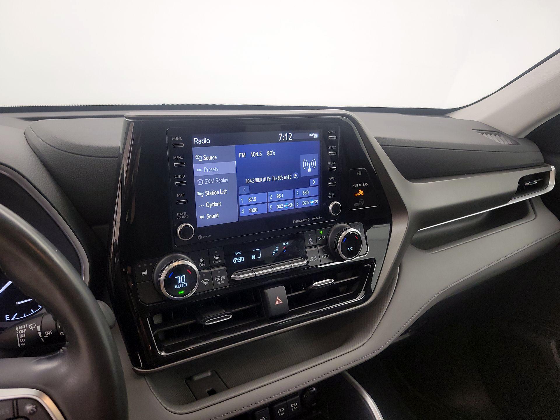 Thumbnail: 2021 Toyota Highlander - 15