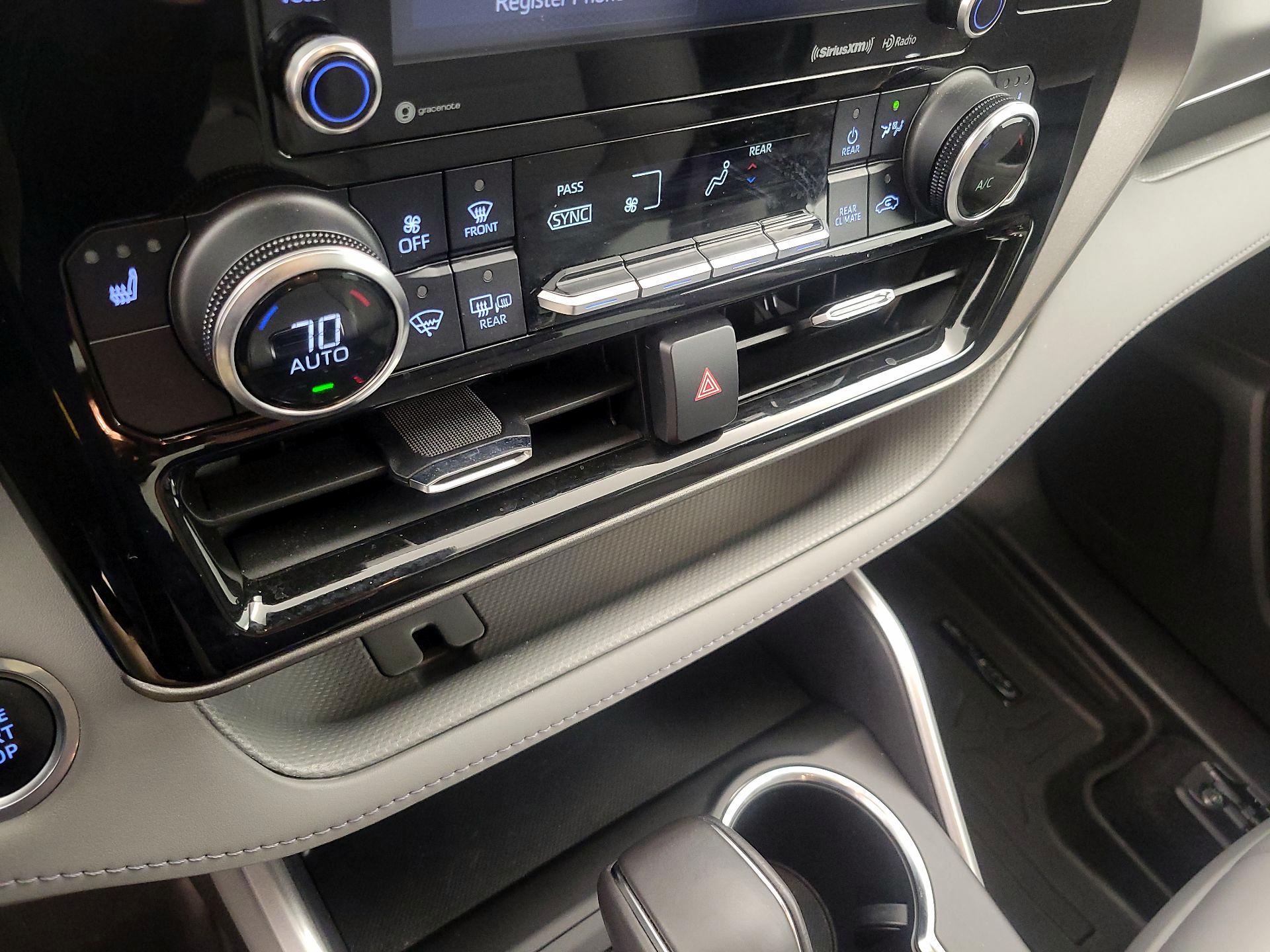 Thumbnail: 2021 Toyota Highlander - 16