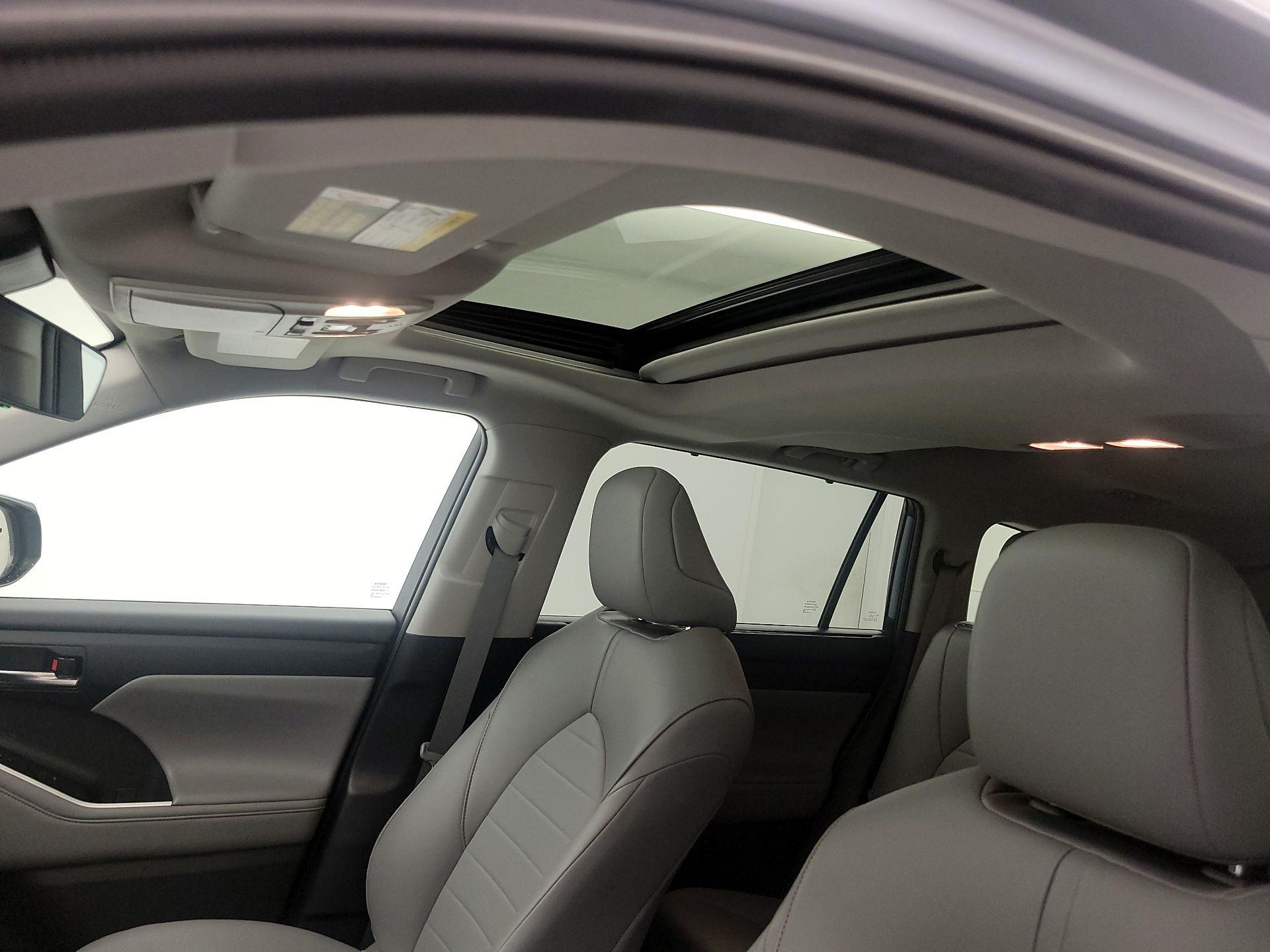 Thumbnail: 2021 Toyota Highlander - 19