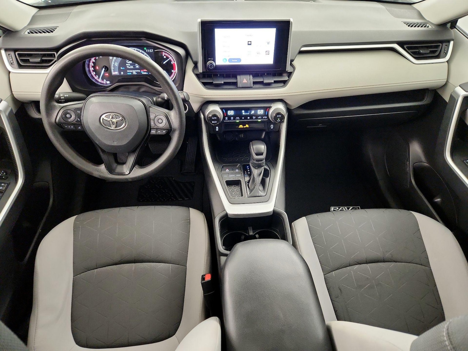 2023 Toyota RAV4 XLE - Photo 10