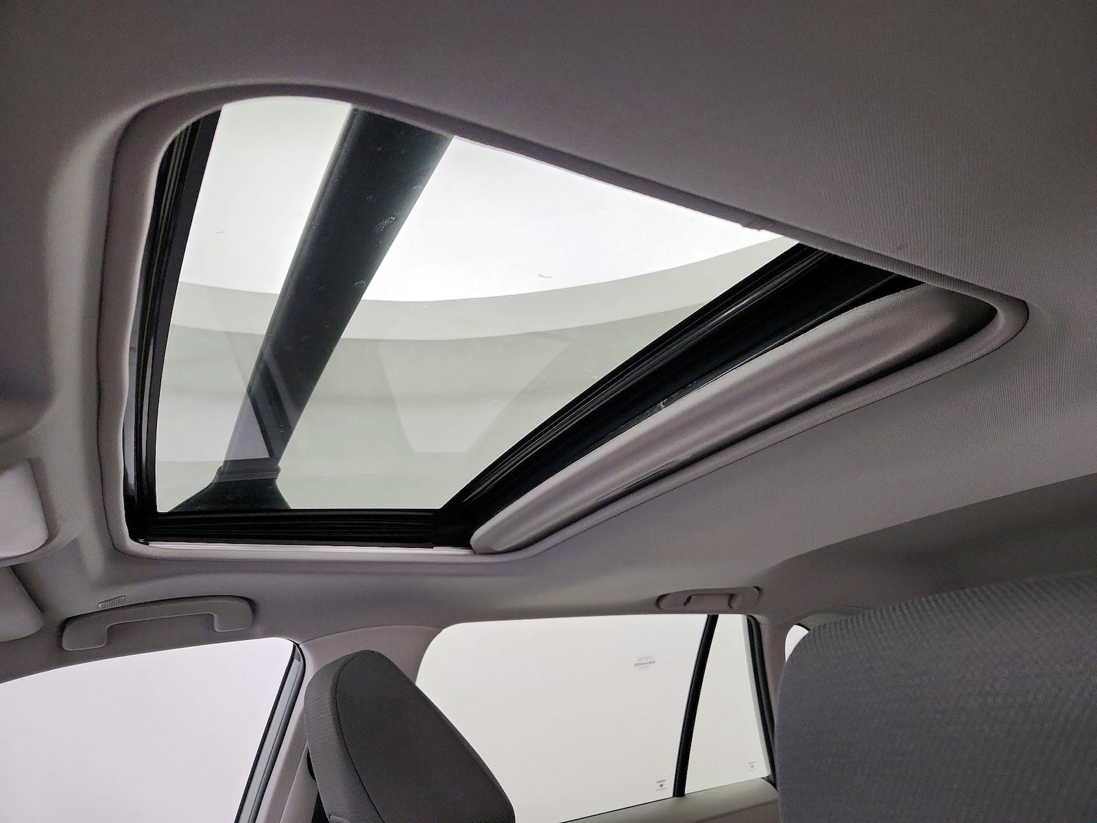 2023 Toyota RAV4 XLE - Photo 20
