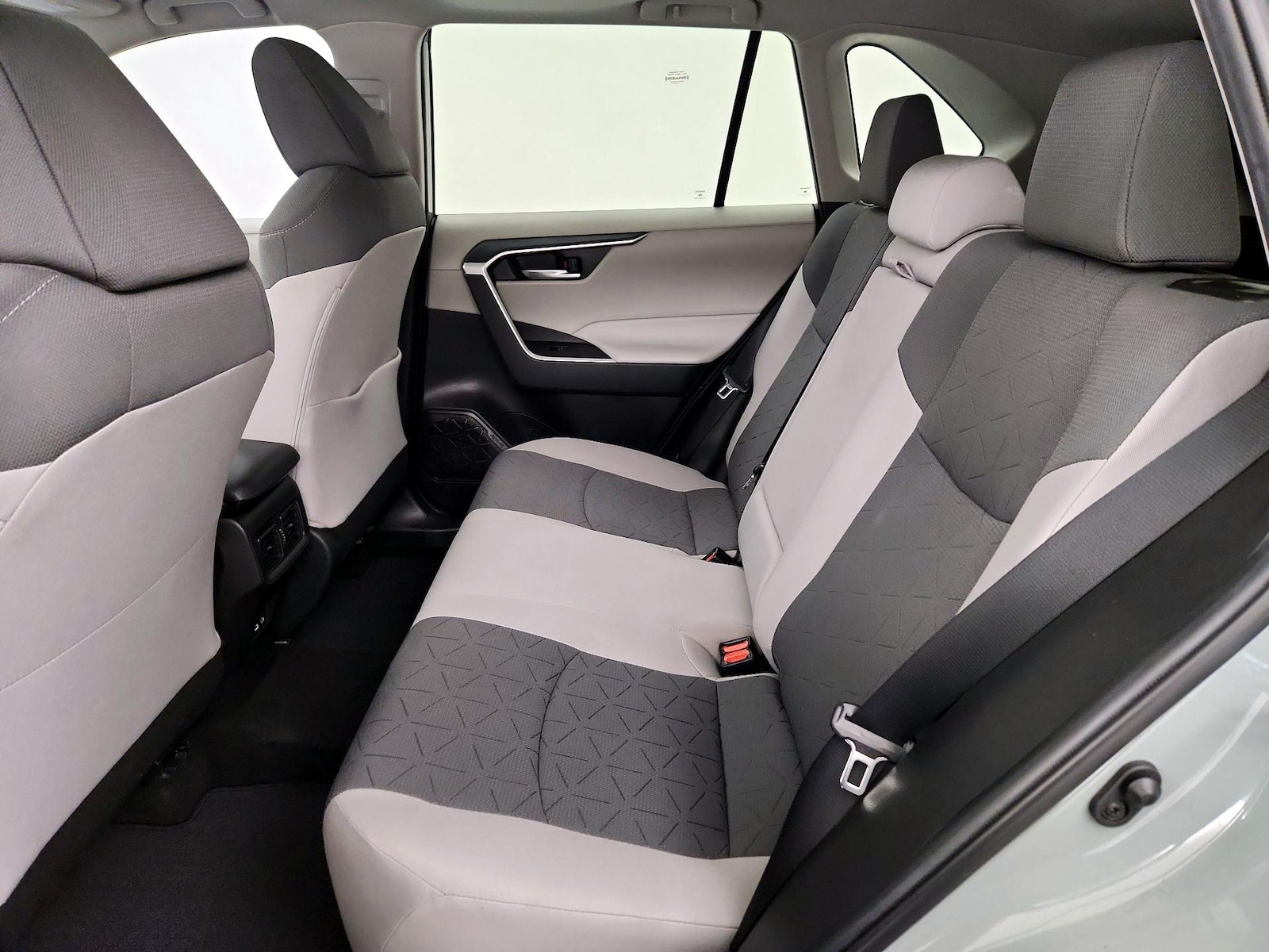 2023 Toyota RAV4 XLE - Photo 21