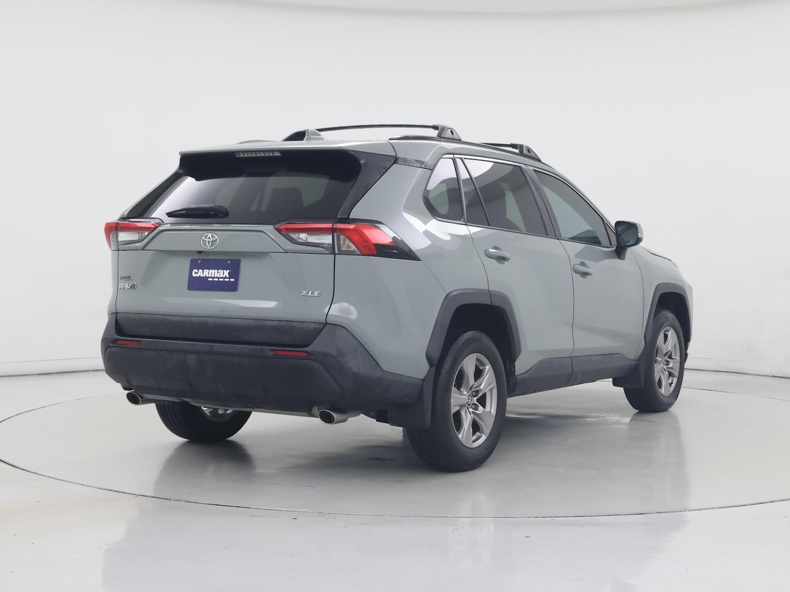 2023 Toyota RAV4 XLE - Photo 9