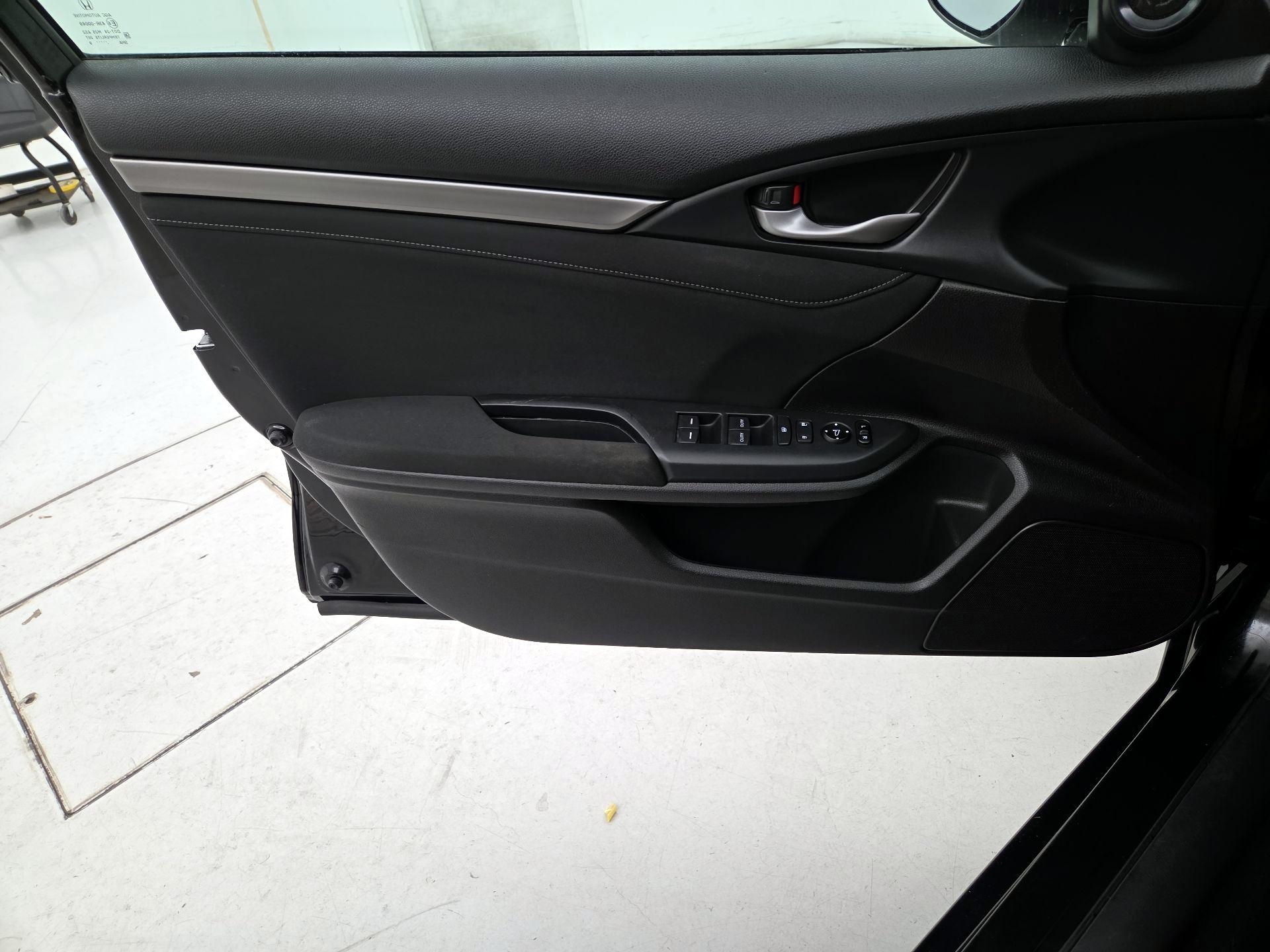 Thumbnail: 2019 Honda Civic - 12