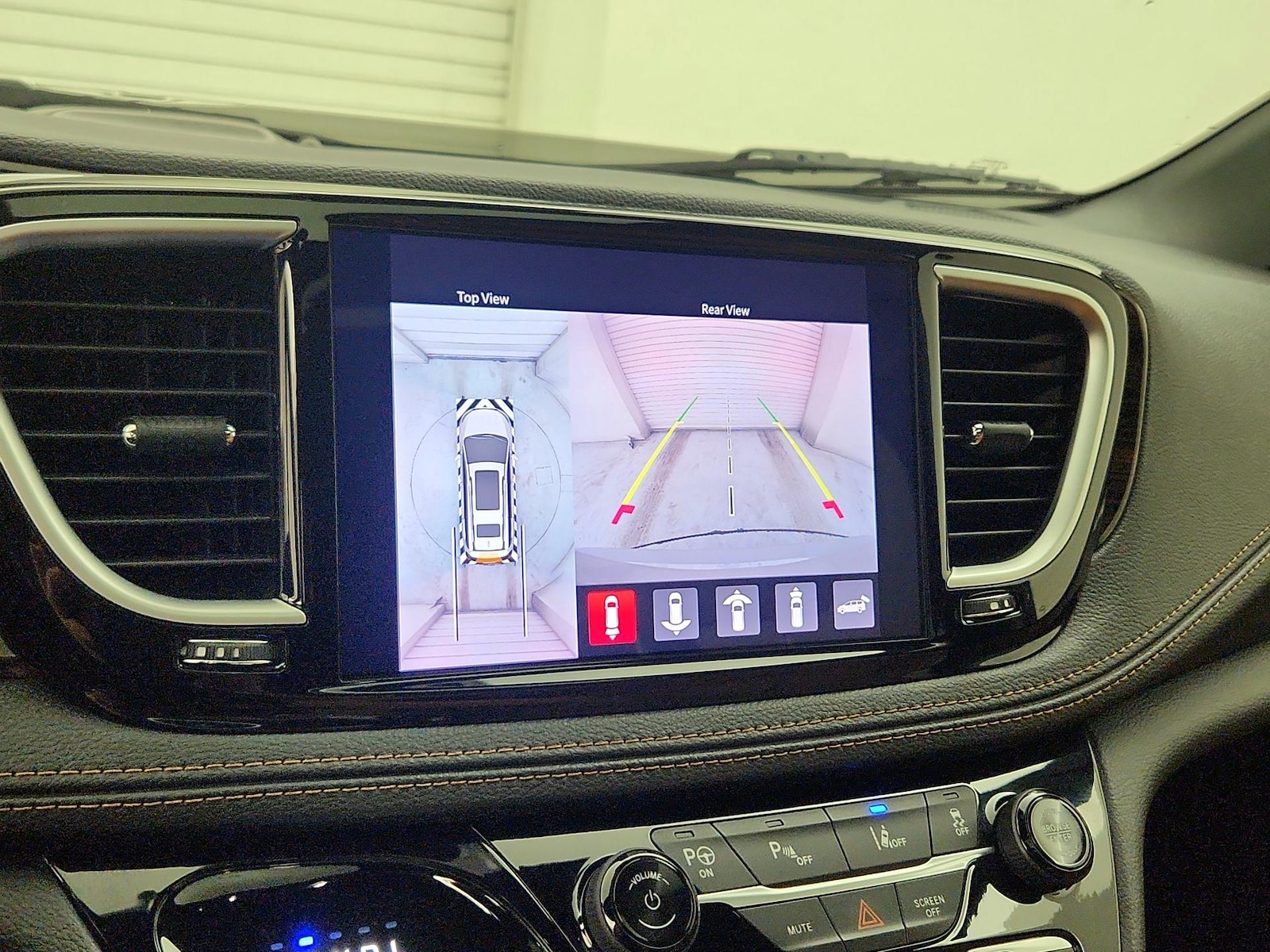 2021 Chrysler Pacifica Hybrid Pinnacle Hybrid - Photo 16