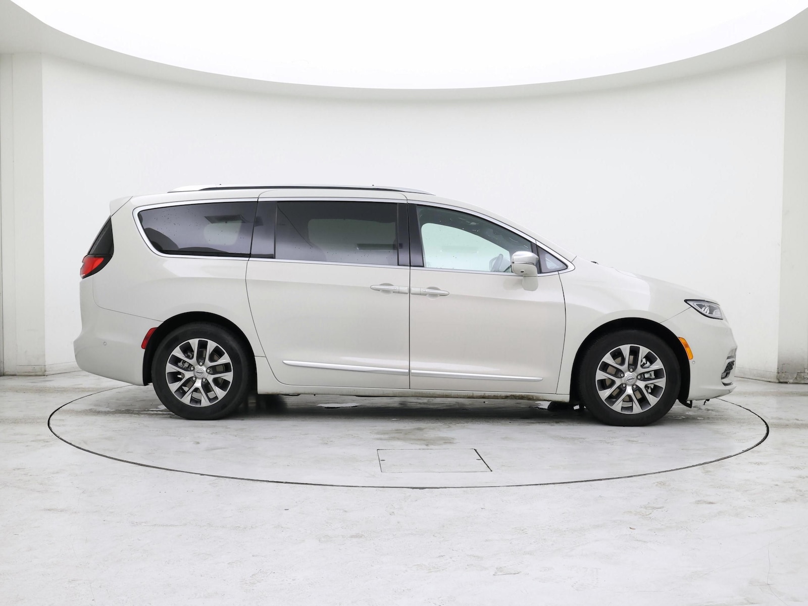 2021 Chrysler Pacifica Hybrid Pinnacle Hybrid - Photo 8