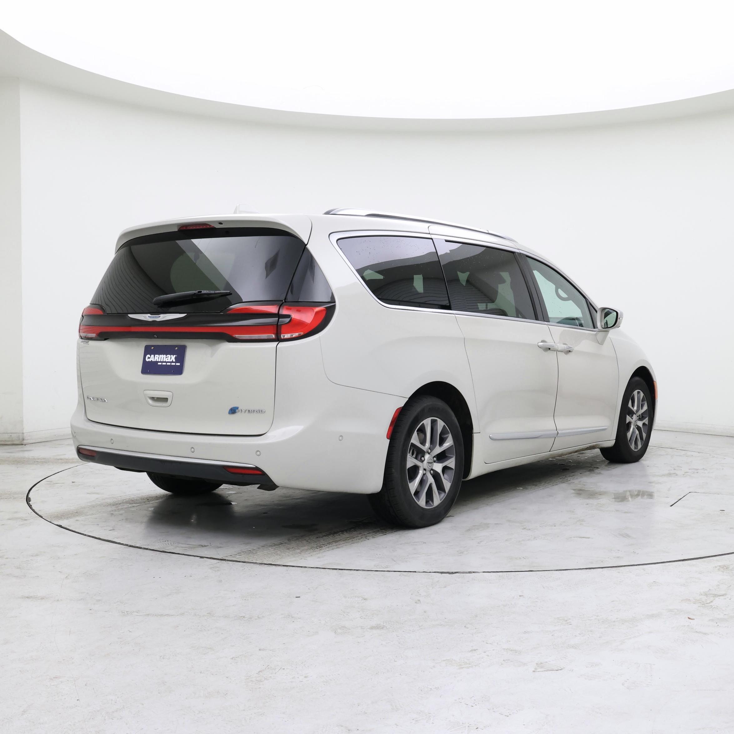 Thumbnail: 2021 Chrysler Pacifica - 8