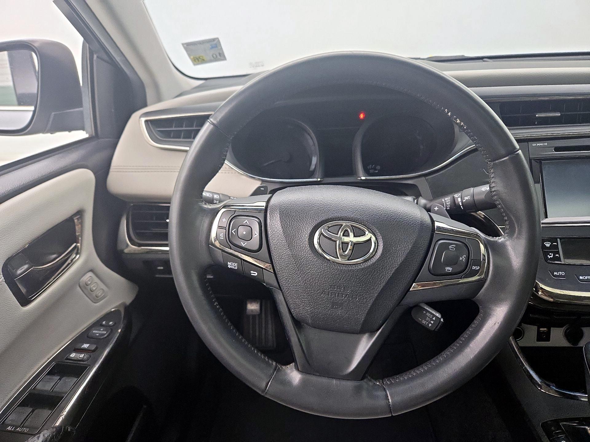 Thumbnail: 2015 Toyota Avalon - 10