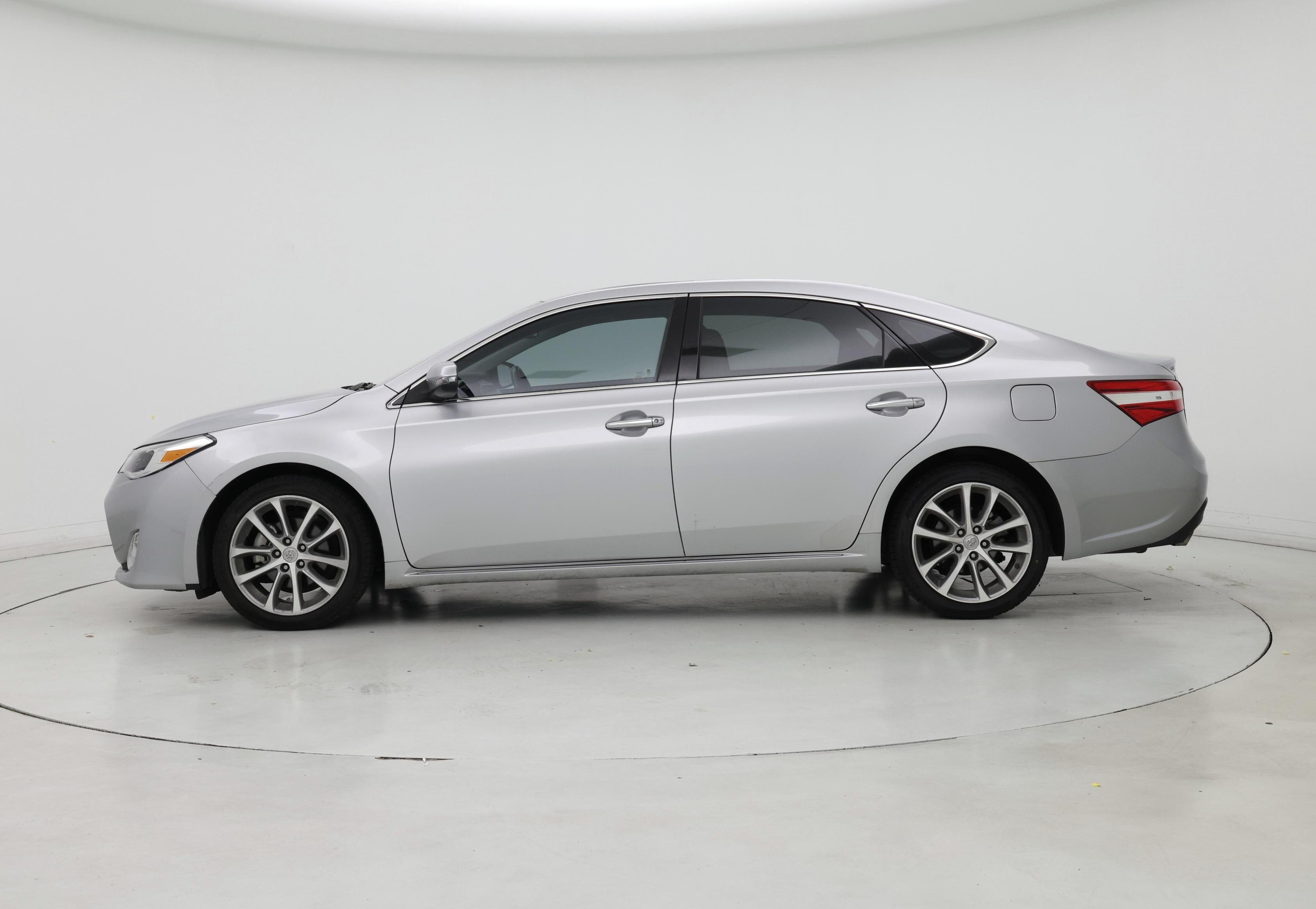 Thumbnail: 2015 Toyota Avalon - 3