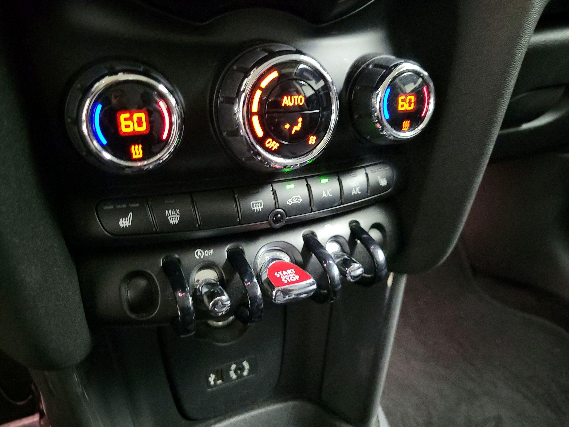Thumbnail: 2018 MINI Cooper Hardtop - 16