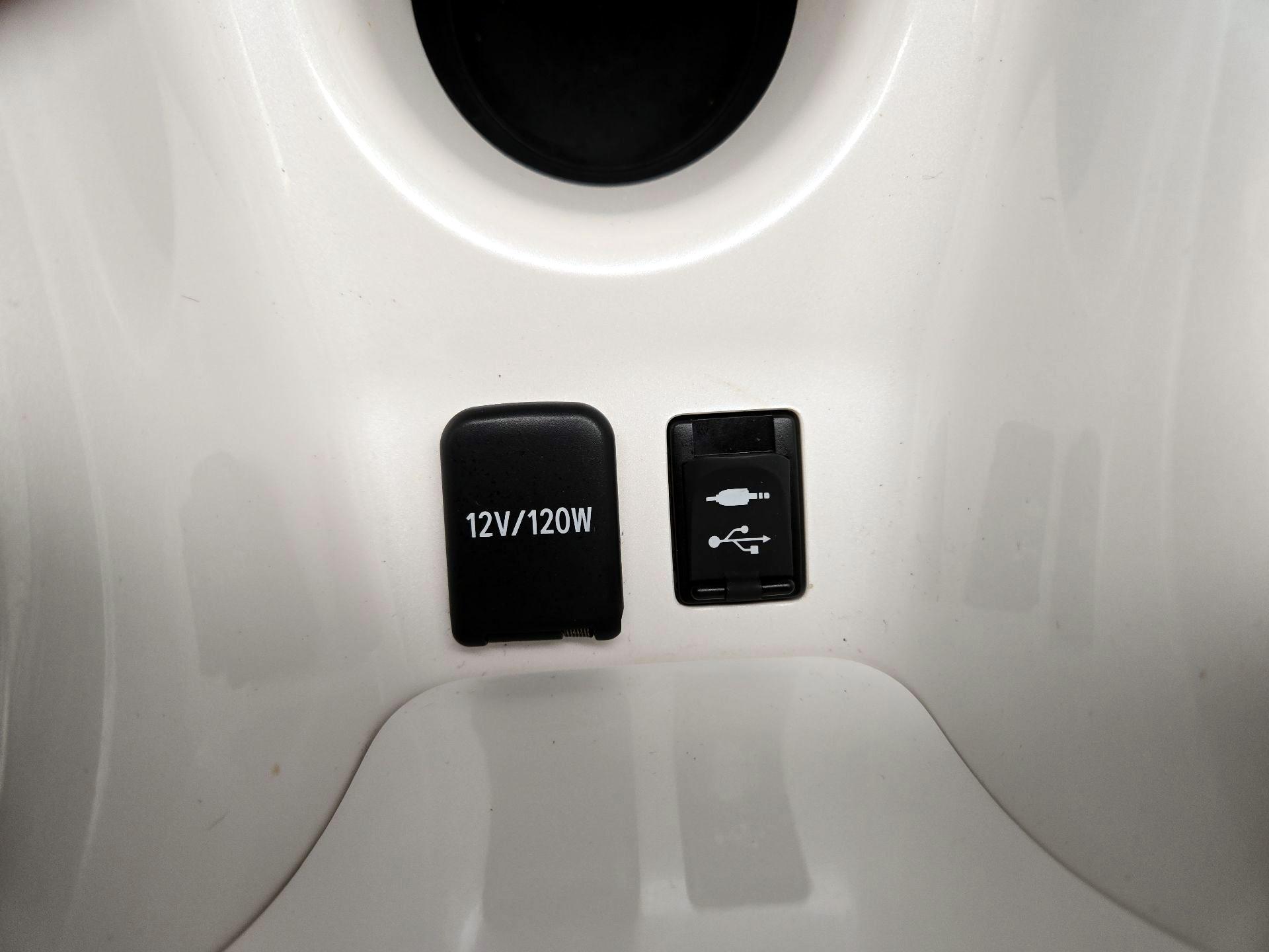Thumbnail: 2016 Toyota Prius - 19